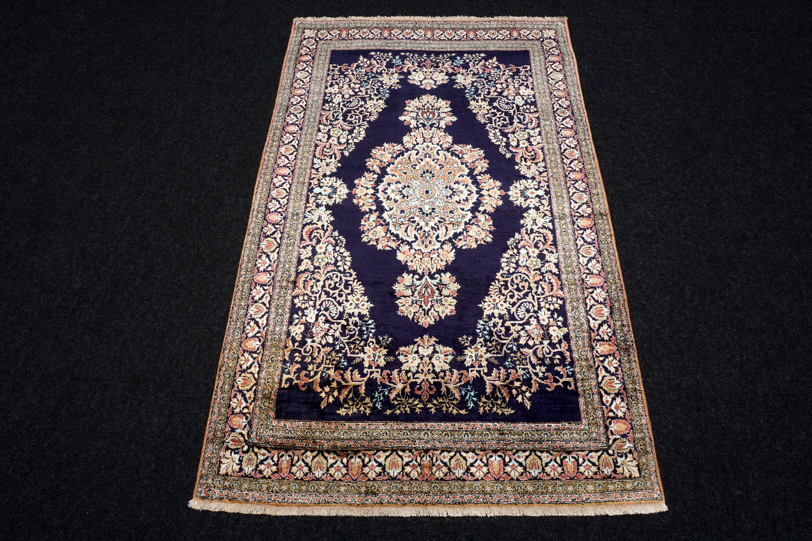 Ghom Seidenteppich 180 x 110 cm Perserteppich Dunkelblau