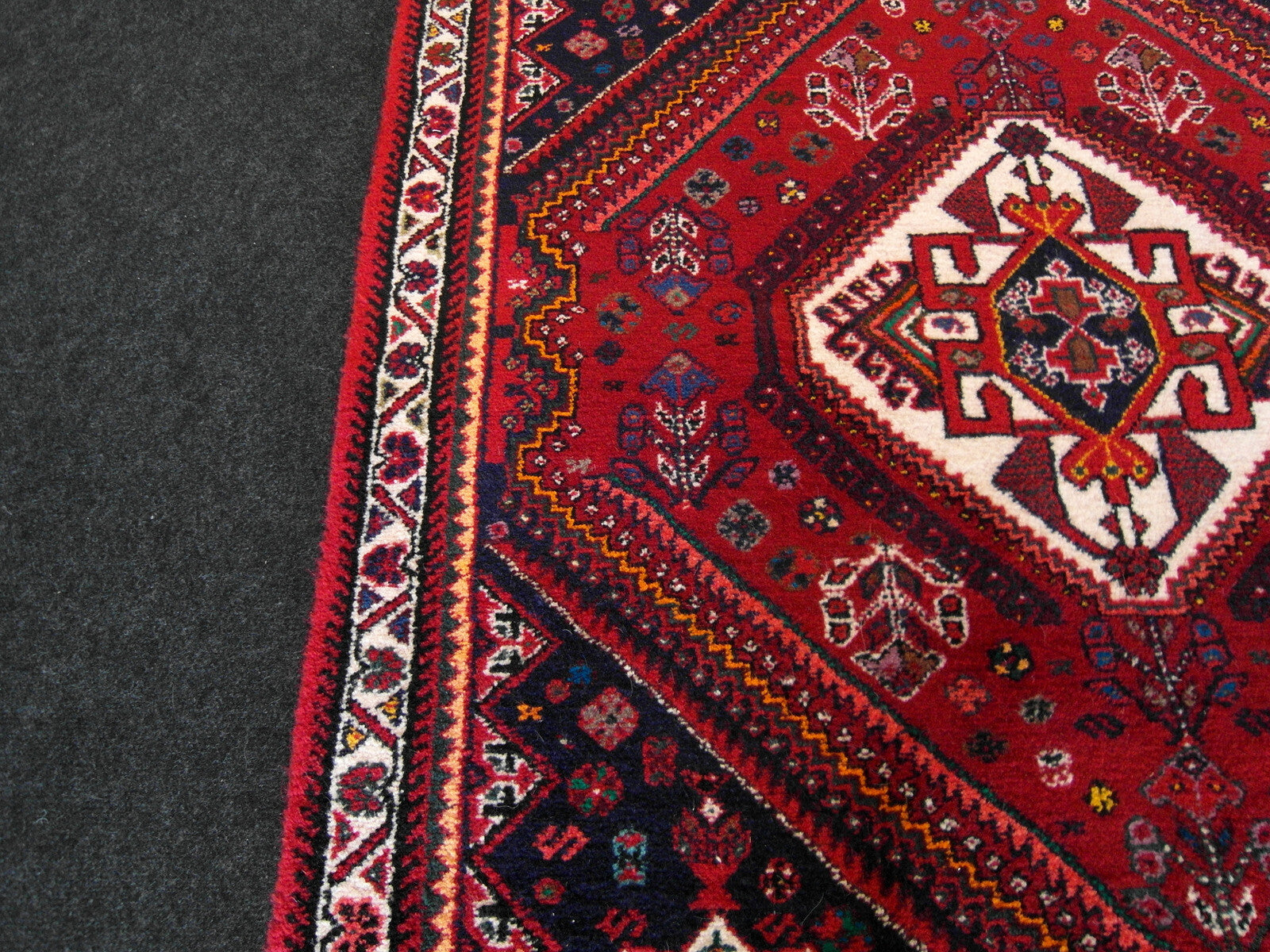 Gaschgai Perserteppich 152 x 112 cm Rot