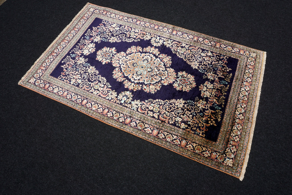 Ghom Seidenteppich 180 x 110 cm Perserteppich Dunkelblau
