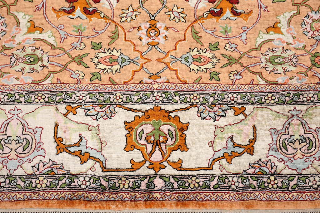 Hereke Seidenteppich - Medaillon in Beige und Rose