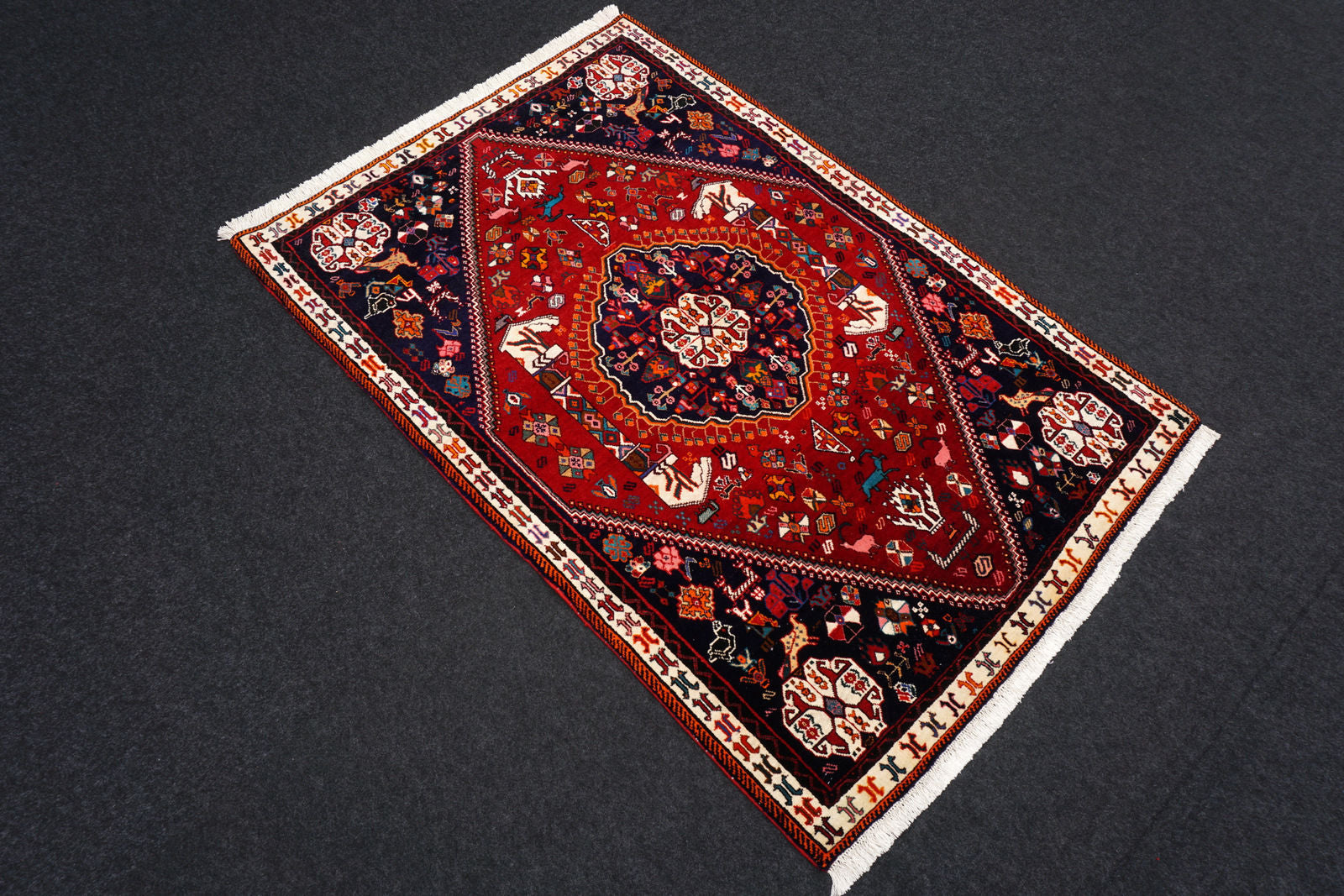 Afschar Perser Teppich 155 x 107 cm Rot
