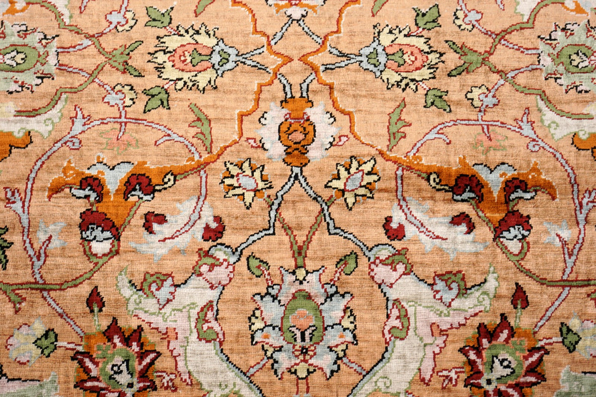 Hereke Seidenteppich - Medaillon in Beige und Rose