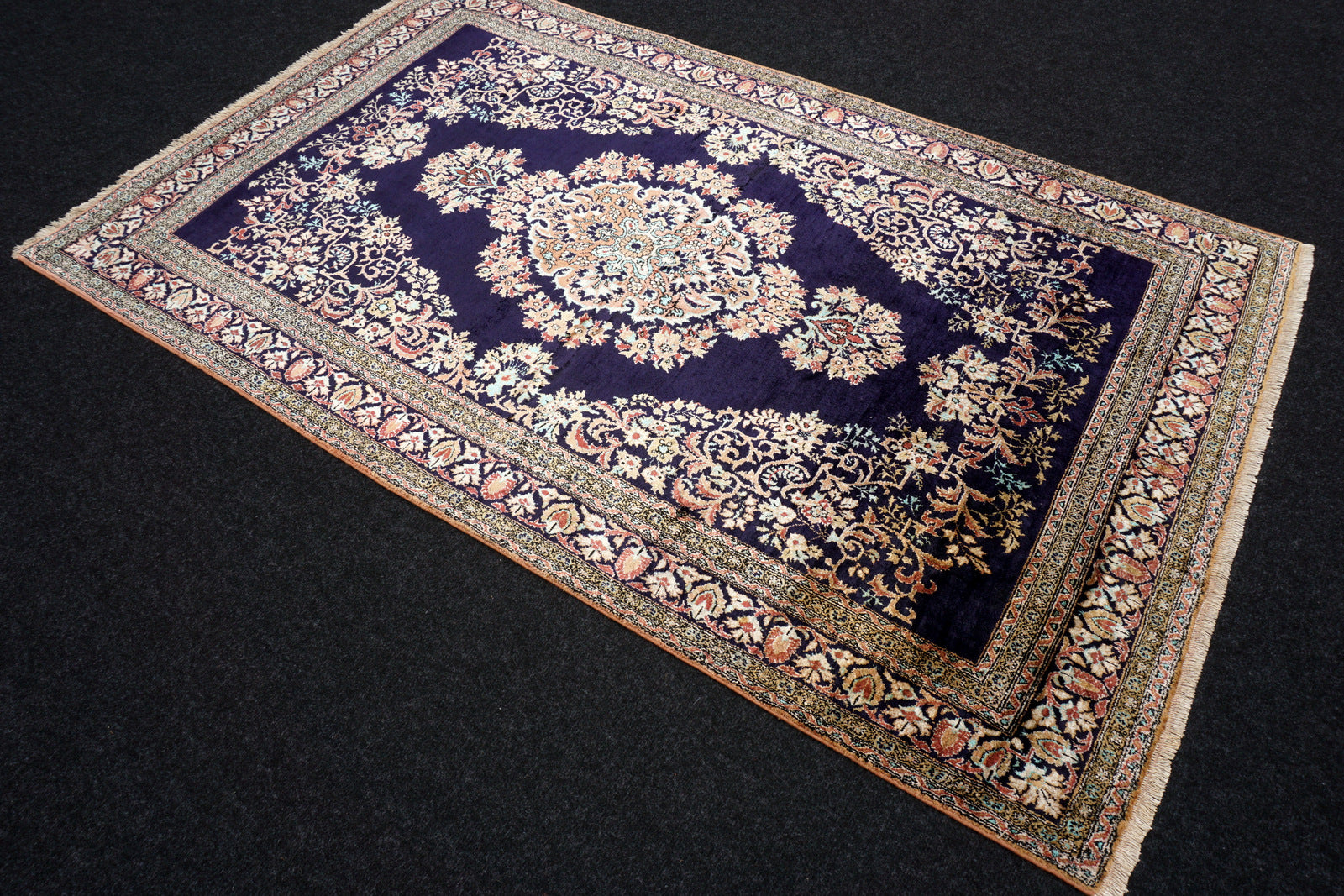 Ghom Seidenteppich 180 x 110 cm Perserteppich Dunkelblau