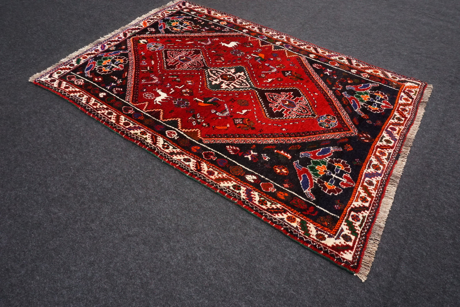 Gaschgai Schiraz 175 x 120 cm Dunkelrot Perserteppich Handgeknüpft