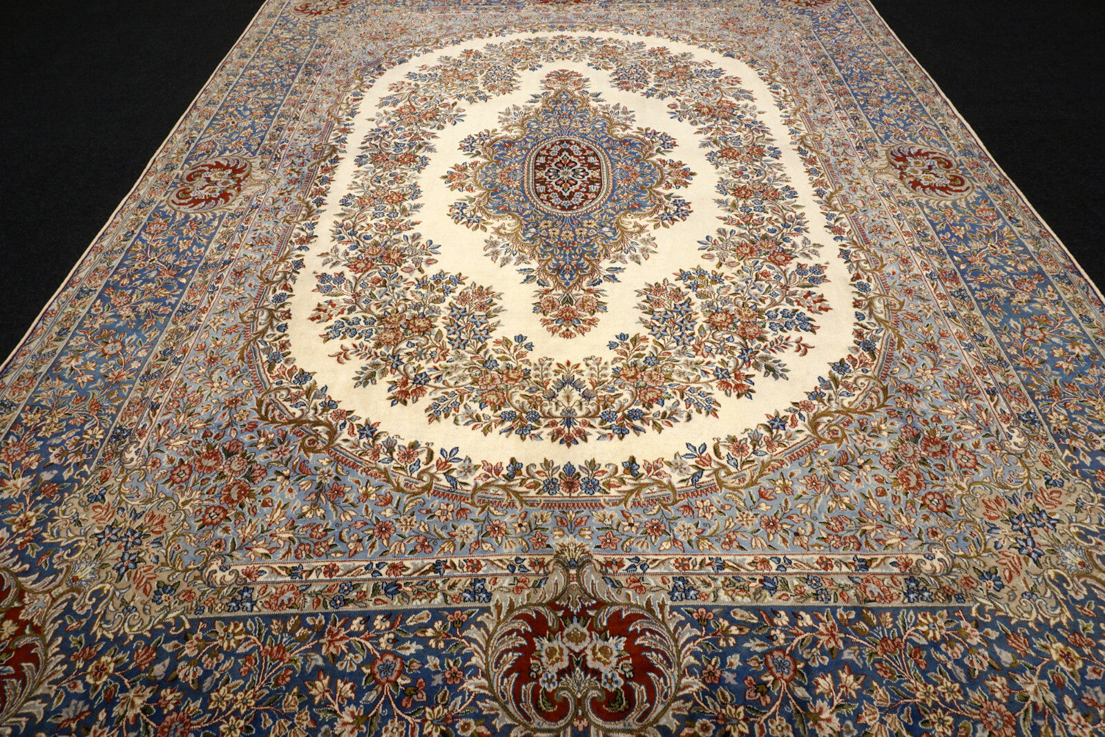 Kerman 385 x 300 cm Kirman Beige Orient Teppich