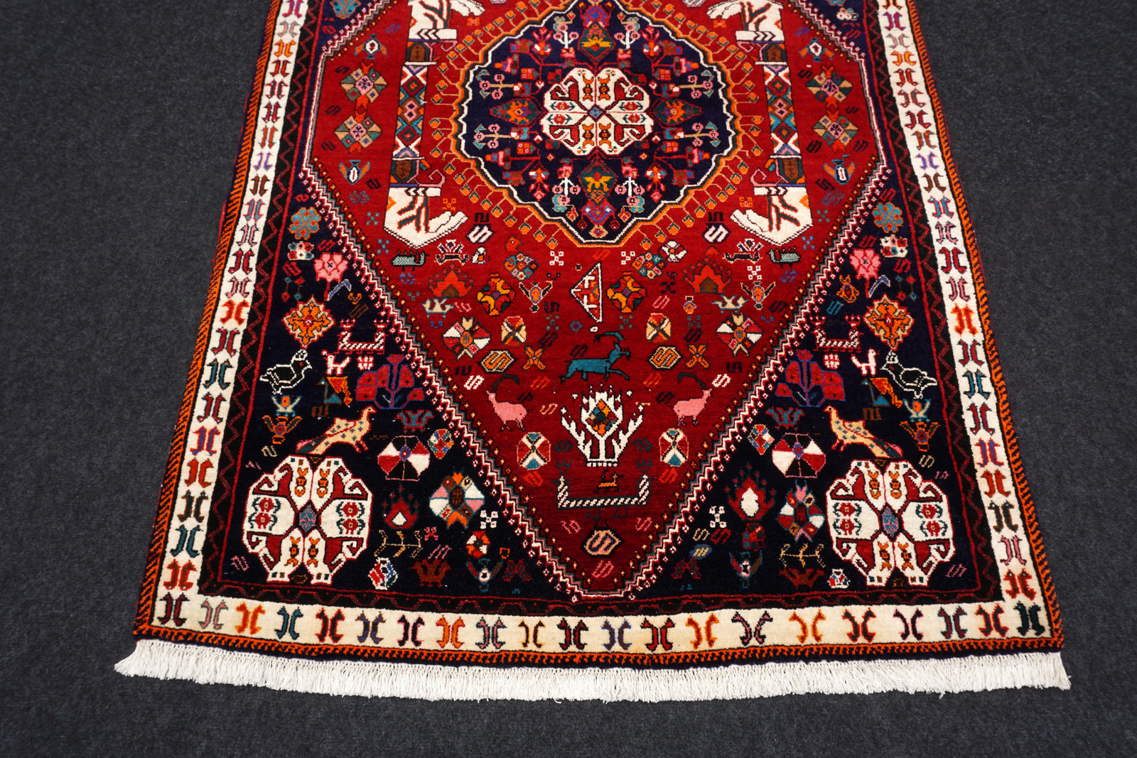 Afschar Perser Teppich 155 x 107 cm Rot