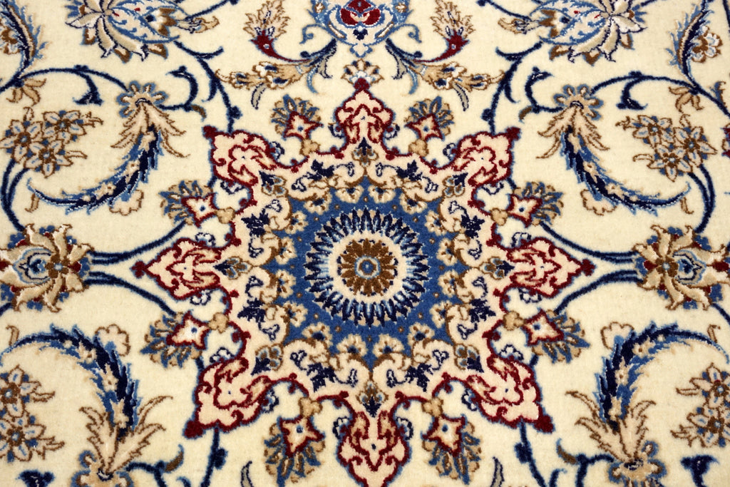 Nain Teppich 130 x 90 cm Seide Beige