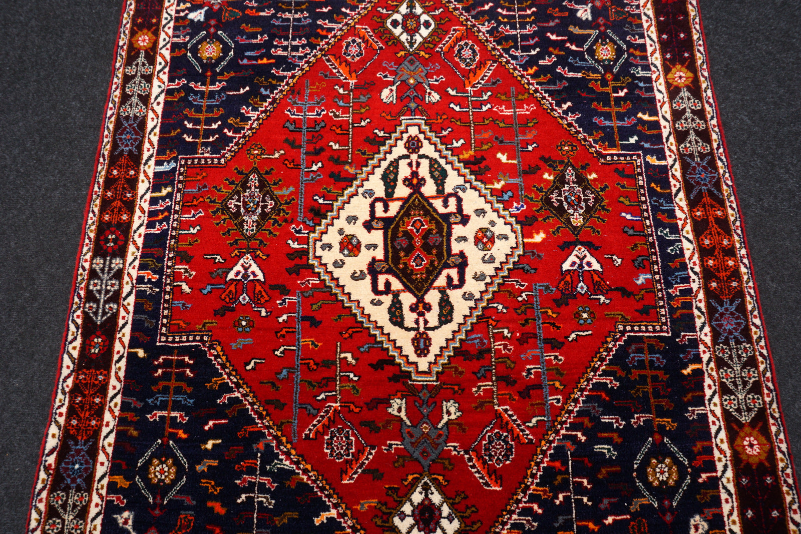 Gaschgai Schiraz Teppich 155 x 108 cm Nomaden Perserteppich