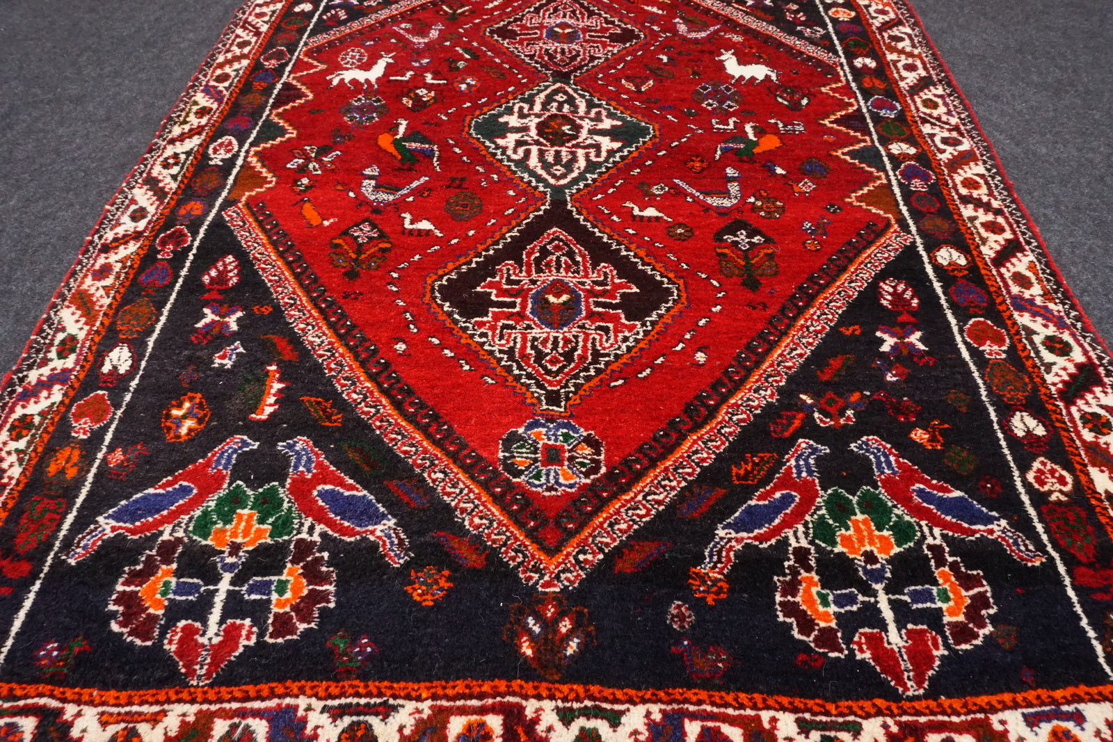 Gaschgai Schiraz 175 x 120 cm Dunkelrot Perserteppich Handgeknüpft