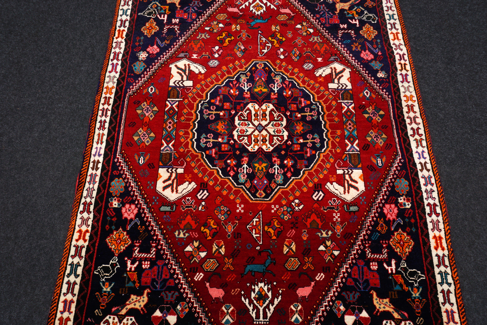 Afschar Perser Teppich 155 x 107 cm Rot
