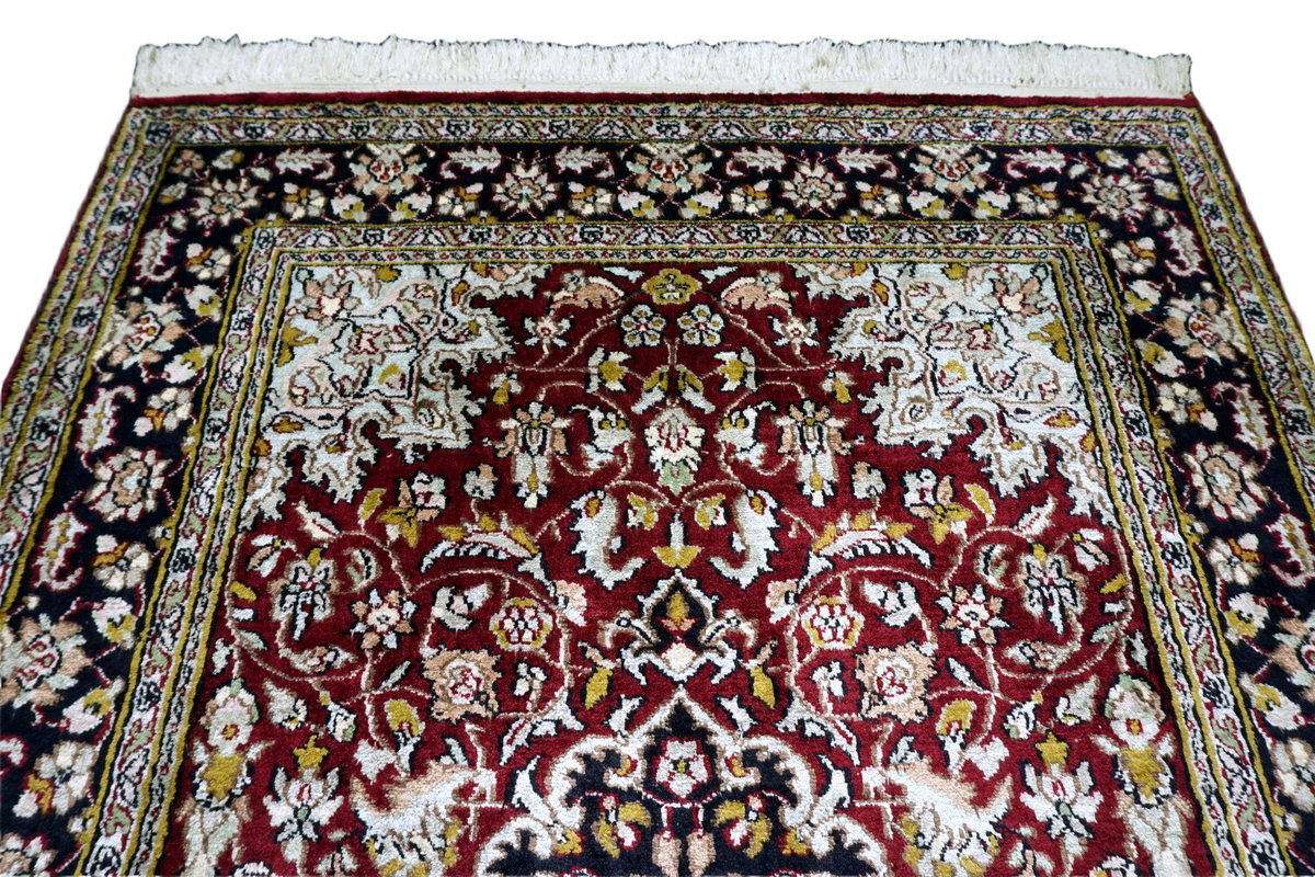 Kaschmir Seidenteppich - Ghom Medaillon in Rot und Creme