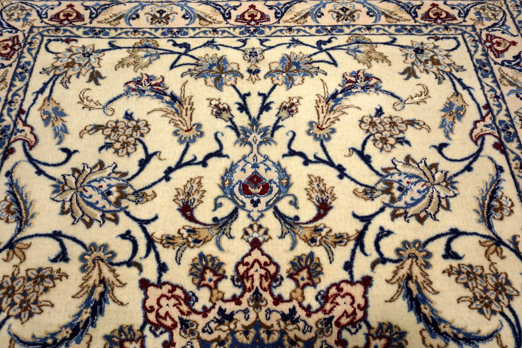 Nain Teppich 130 x 90 cm Seide Beige