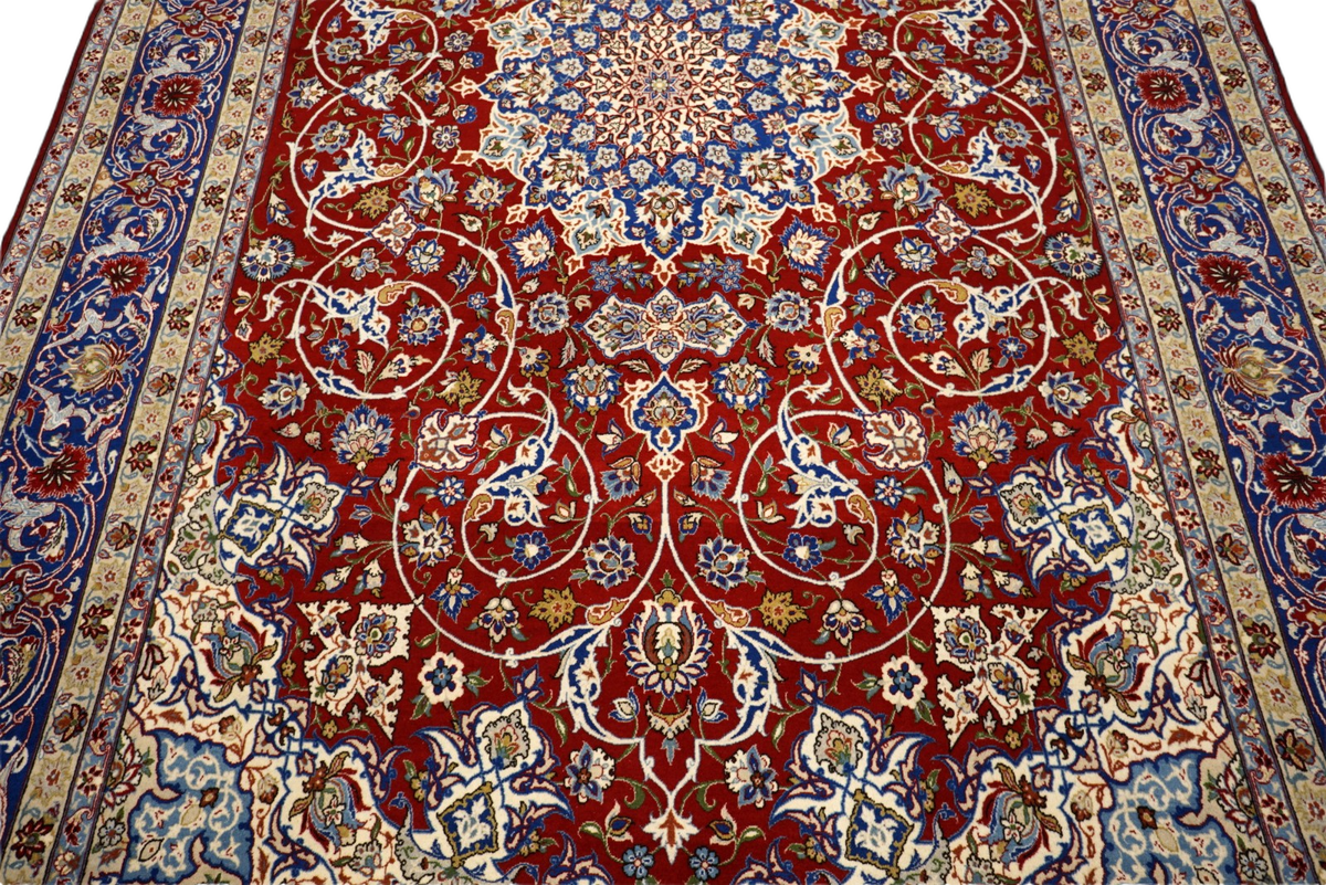 Isfahan Perserteppich - Rot mit Medaillon und Naturseide