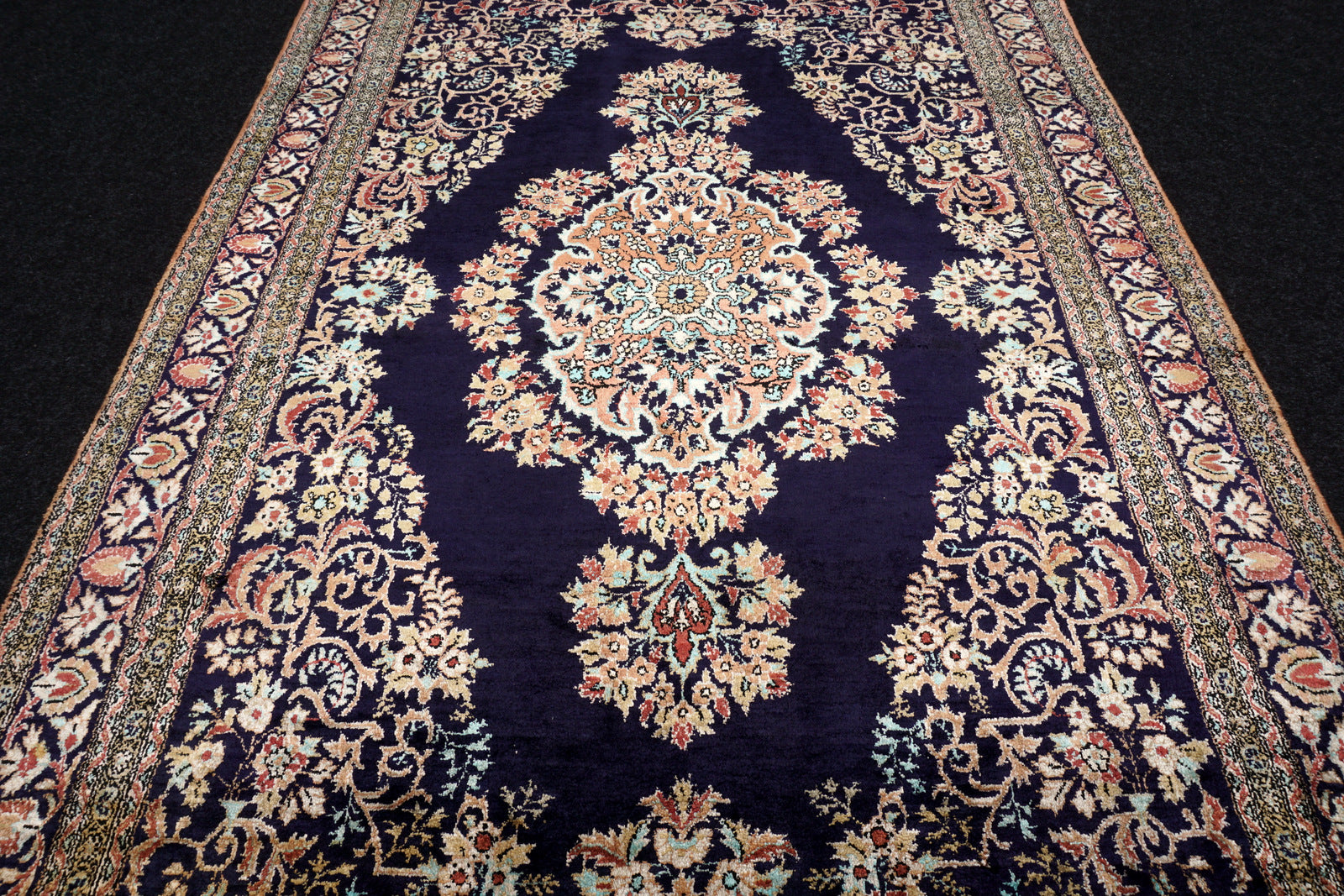 Ghom Seidenteppich 180 x 110 cm Perserteppich Dunkelblau
