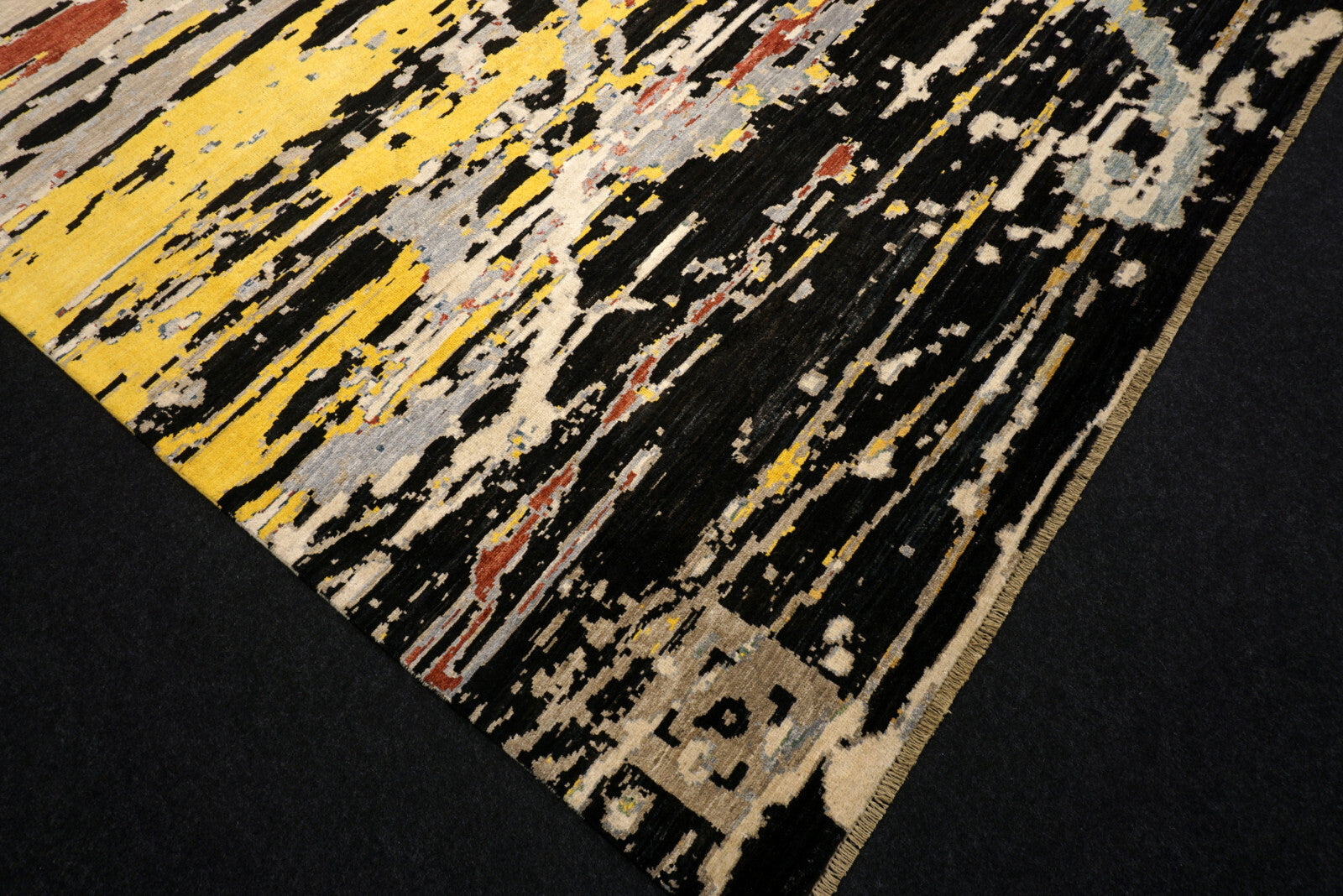 Designerteppich - abstrakt in Gold, Schwarz und Creme