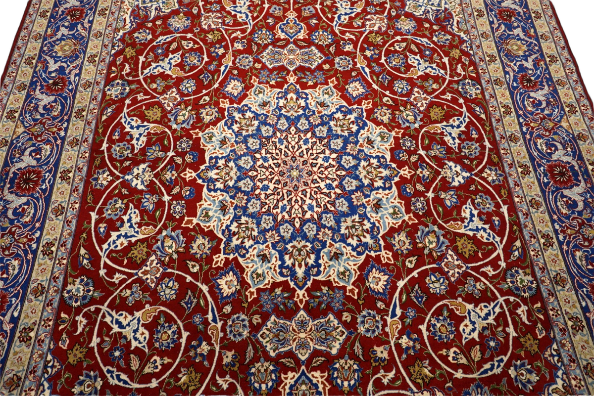 Isfahan Perserteppich - Rot mit Medaillon und Naturseide