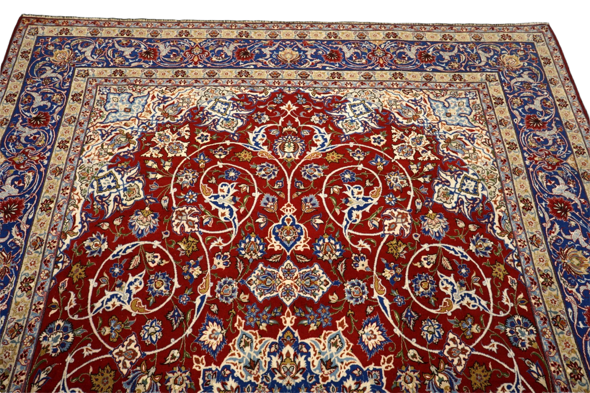 Isfahan Perserteppich - Rot mit Medaillon und Naturseide