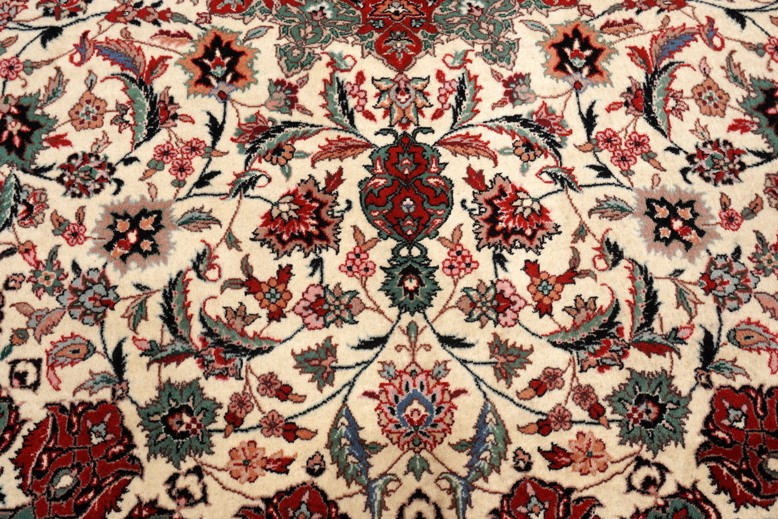 Orient Teppich Täbriz 307 x 243 cm China