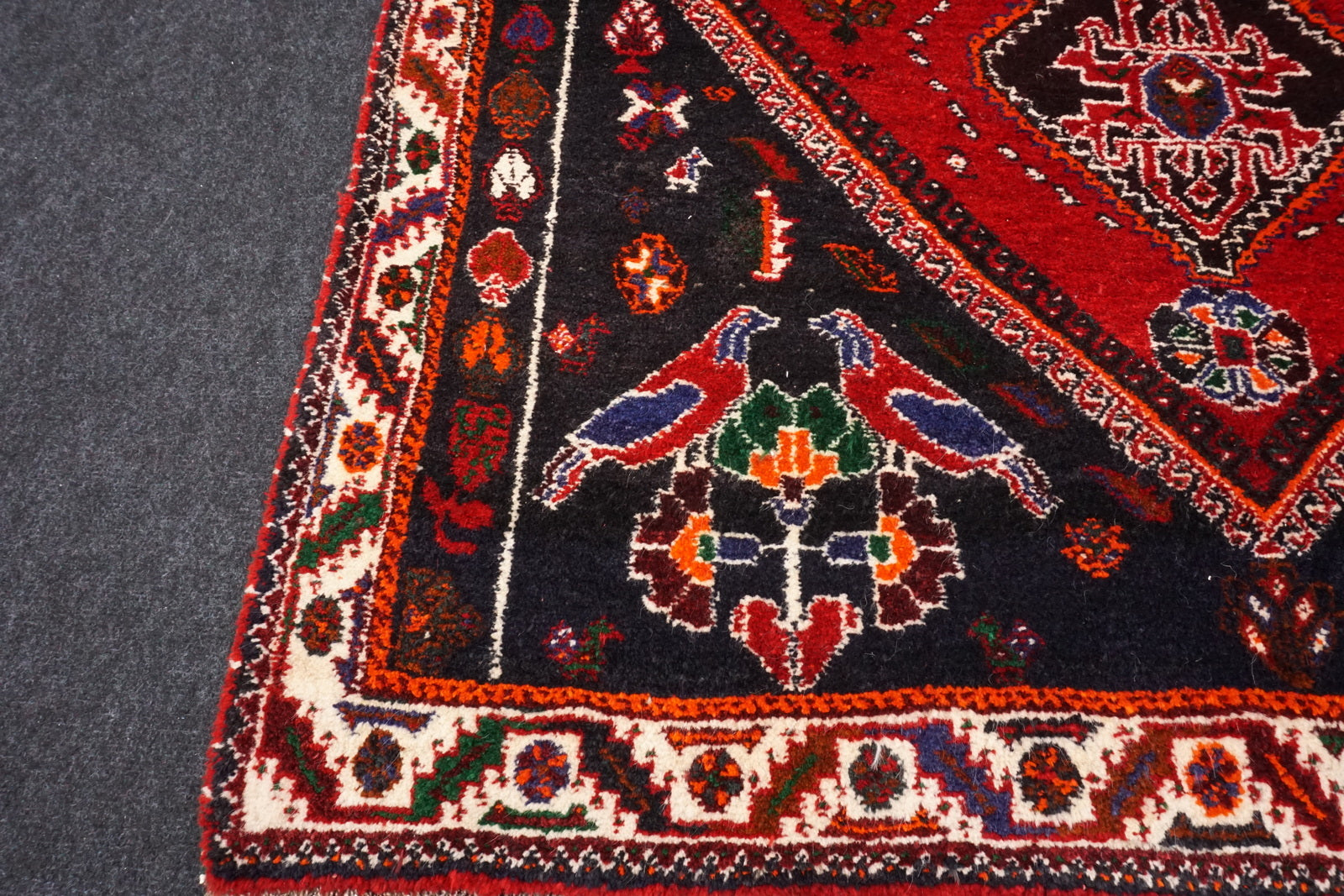 Gaschgai Schiraz 175 x 120 cm Dunkelrot Perserteppich Handgeknüpft