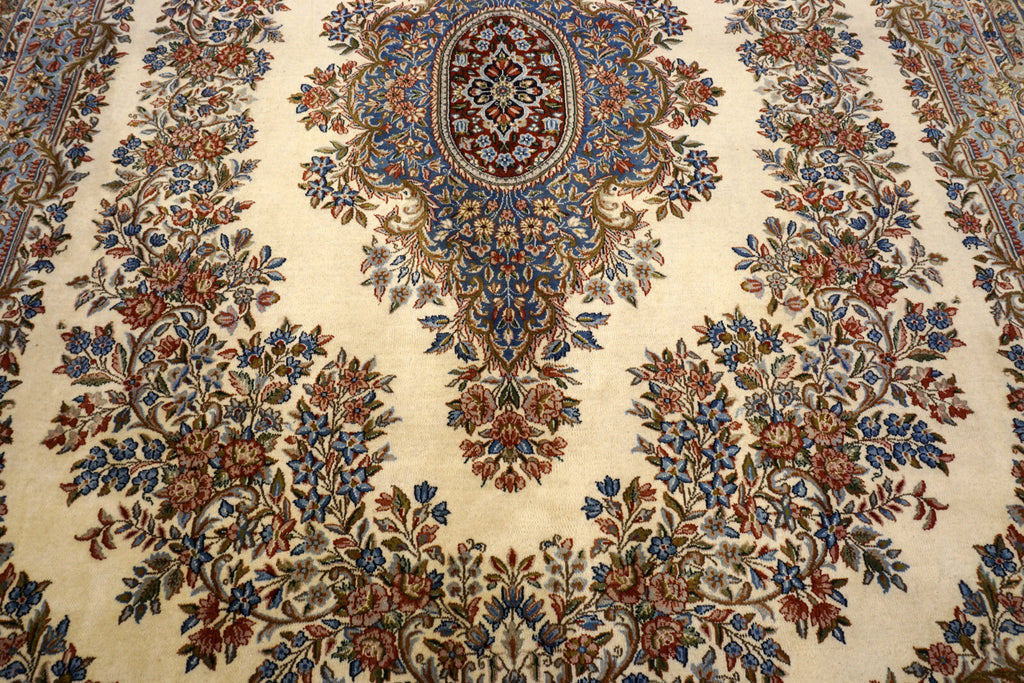 Kerman 385 x 300 cm Kirman Beige Orient Teppich