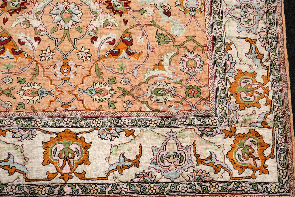 Hereke Seidenteppich - Medaillon in Beige und Rose