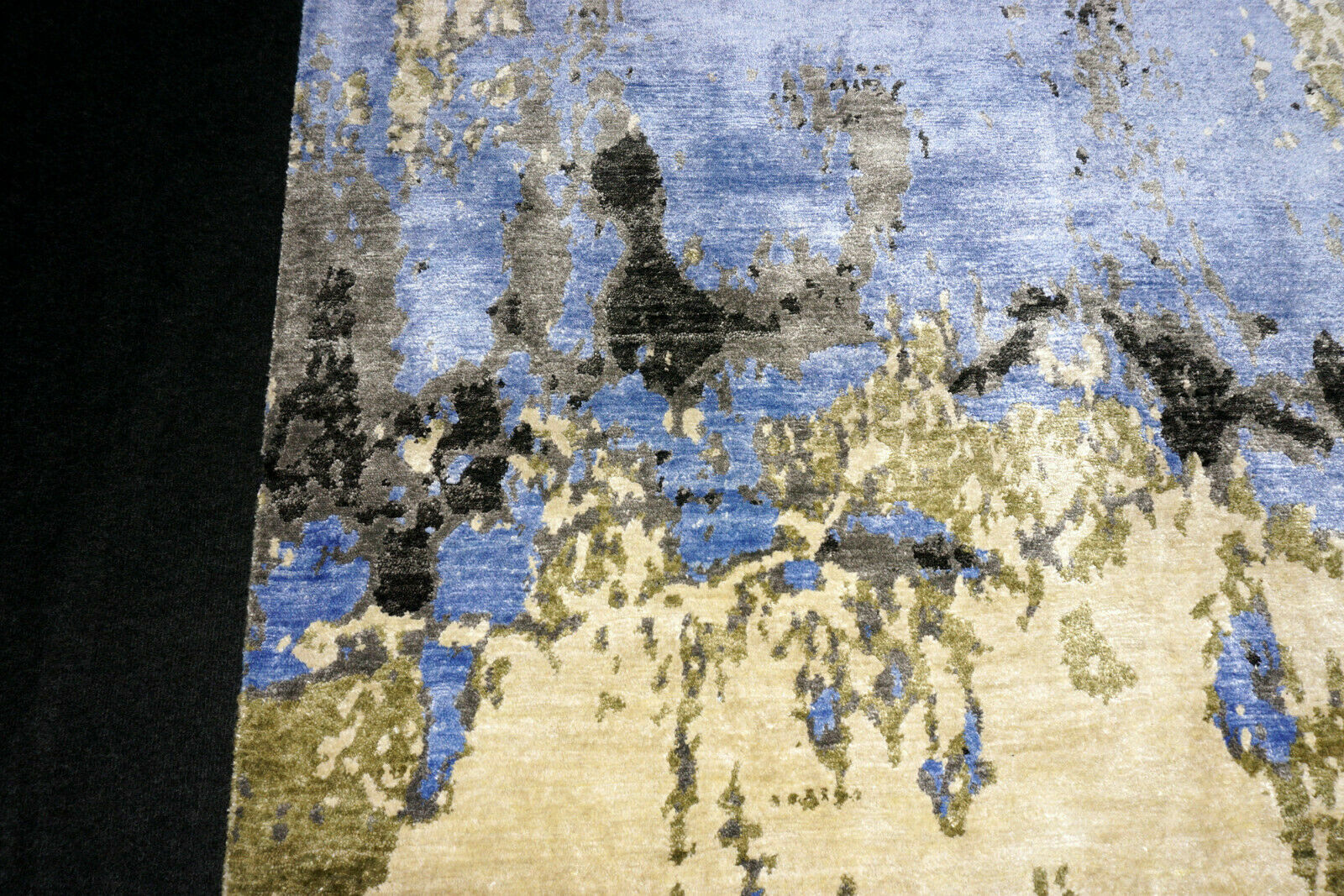 Designer Teppich Seide 255 x 170 cm Handgeknüpft