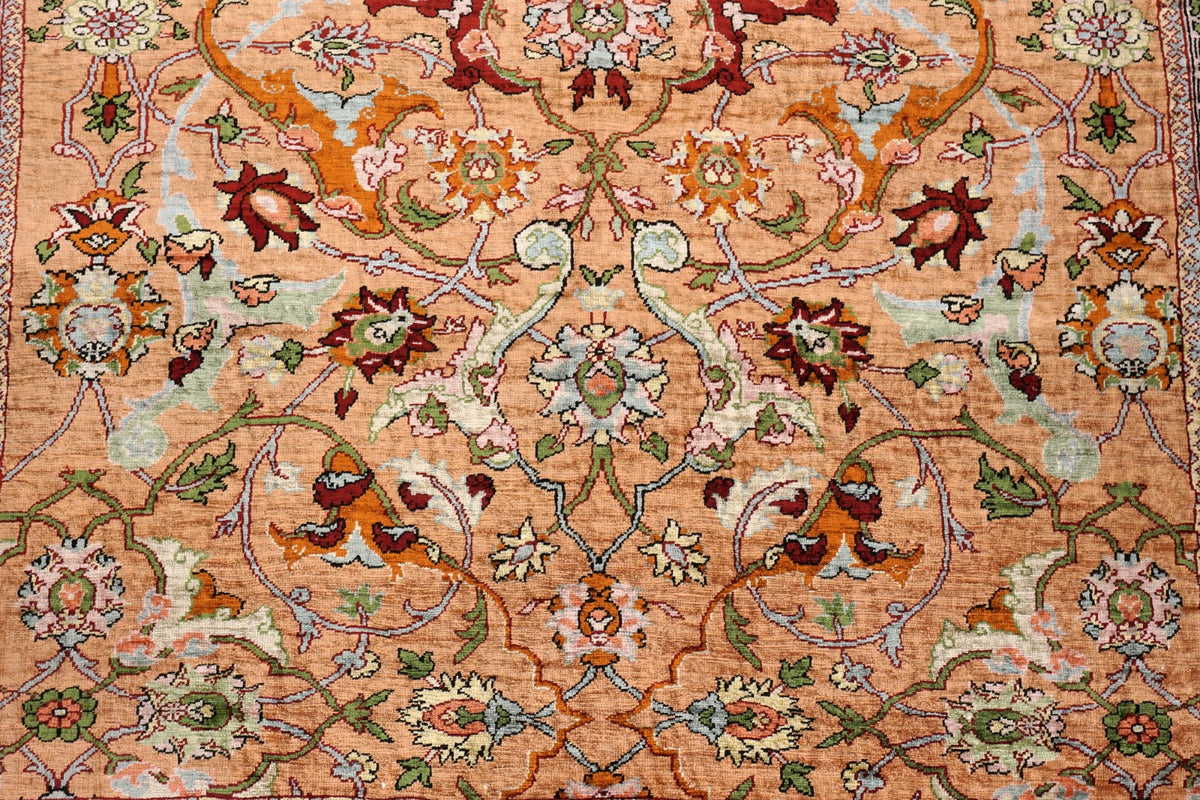 Hereke Seidenteppich - Medaillon in Beige und Rose