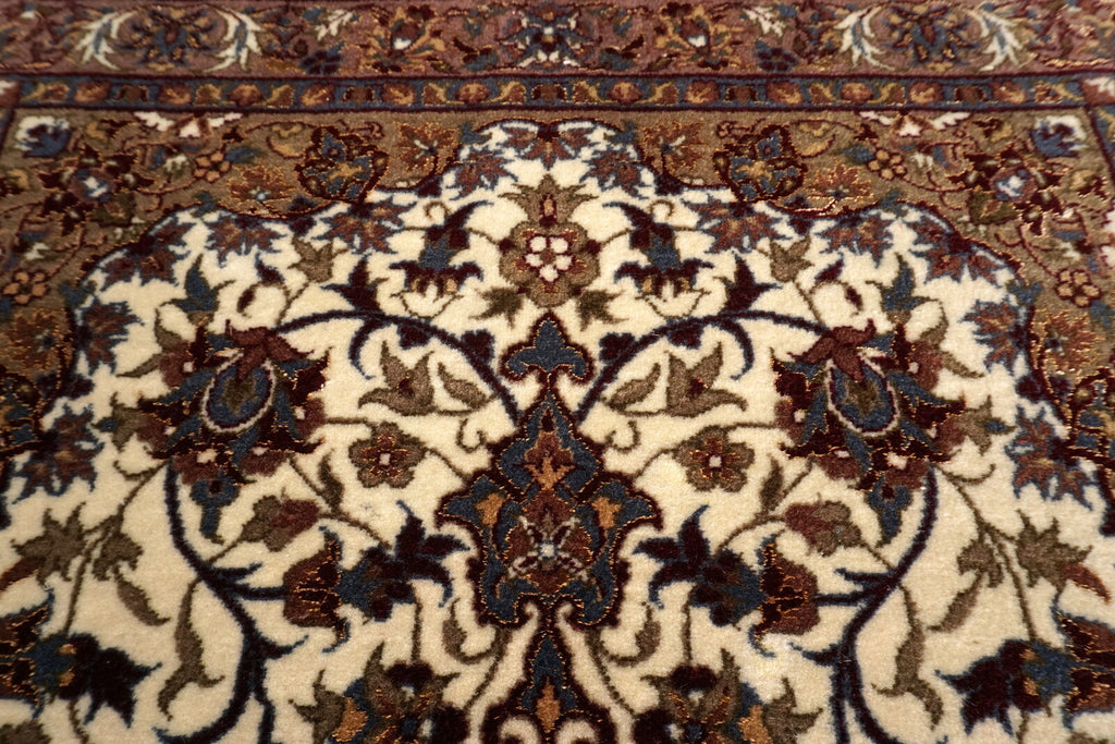 China Isfahan 110 x 73 cm Seide Beige