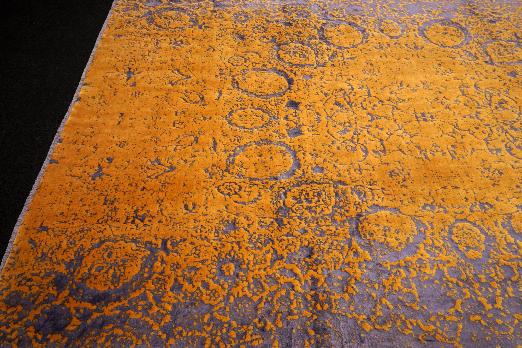 Designerteppich 343 x 232 cm Gold Lila Handgeknüpft