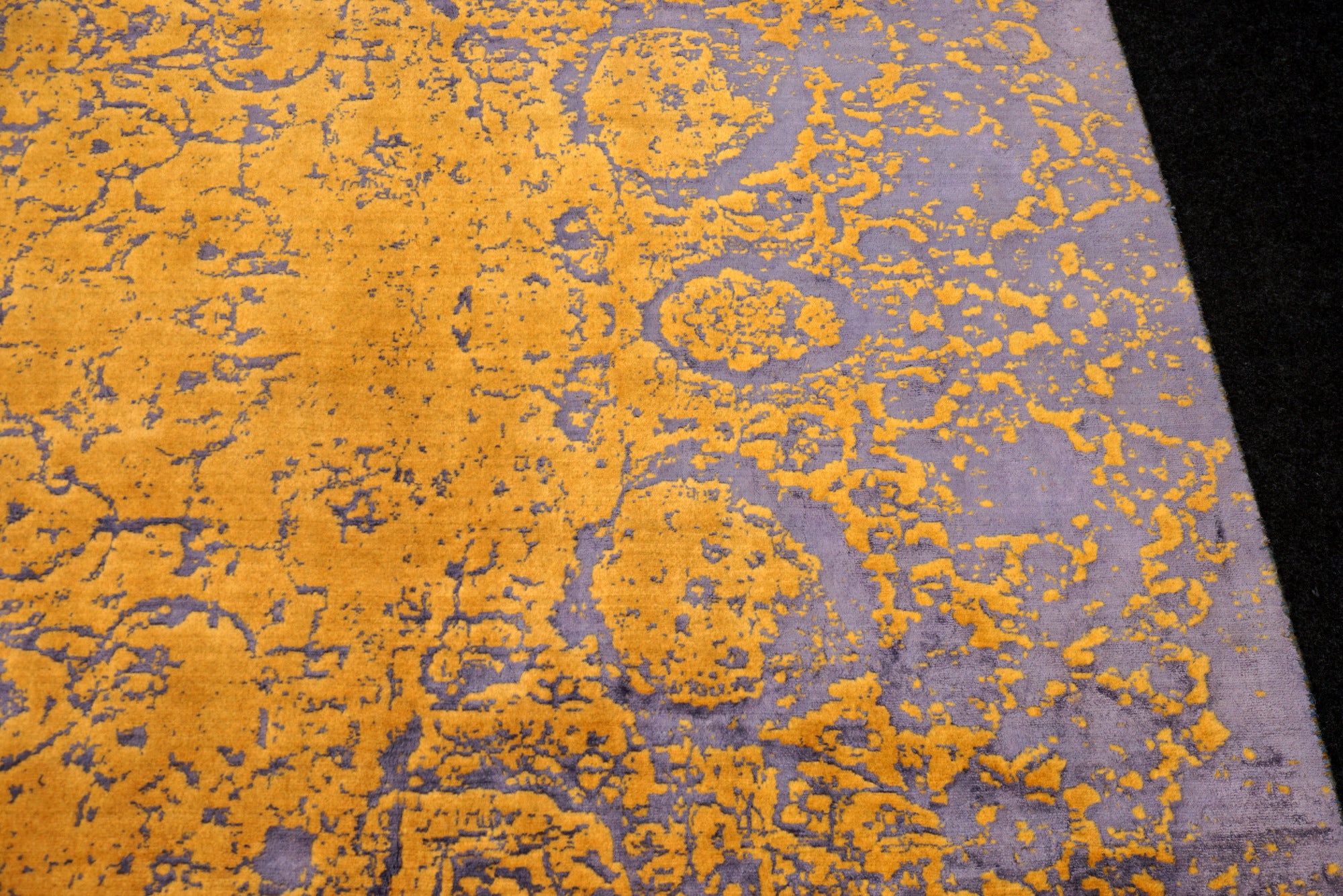 Designerteppich 343 x 232 cm Gold Lila Handgeknüpft