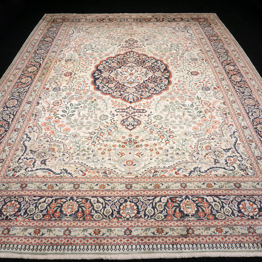 China Seidenteppich 387 x 284 cm Orient Teppich
