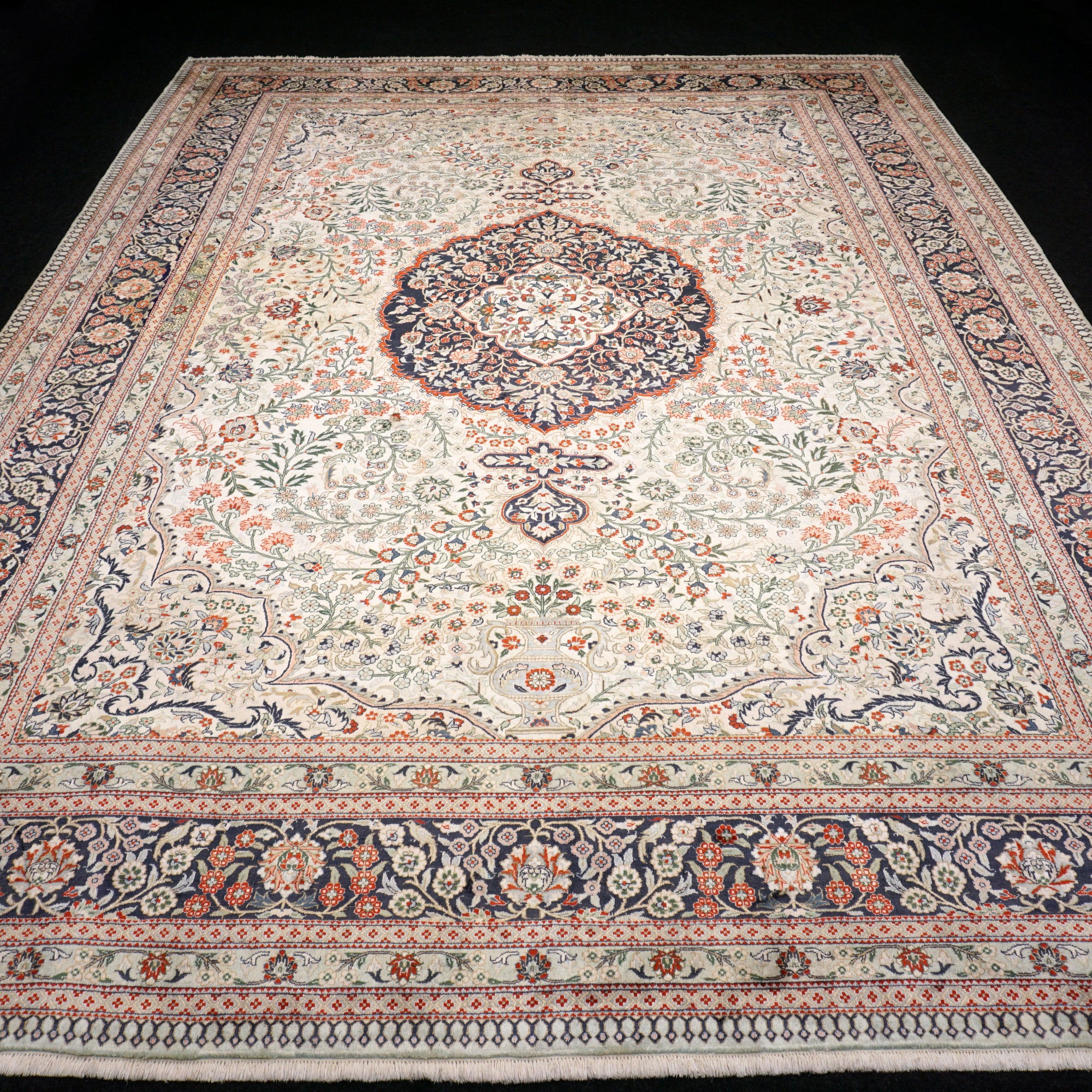 China Seidenteppich 387 x 284 cm Orient Teppich