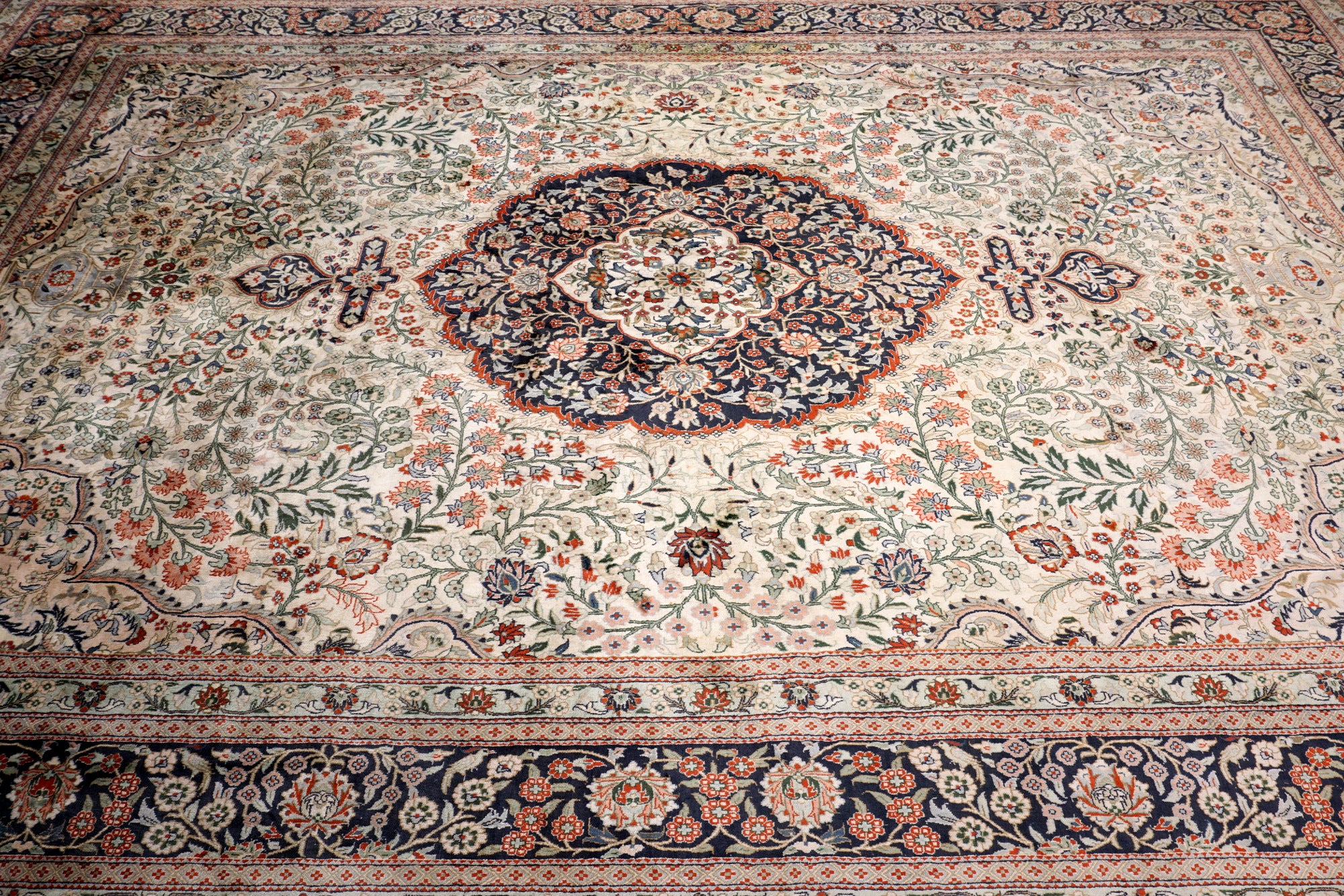 China Seidenteppich 387 x 284 cm Orient Teppich