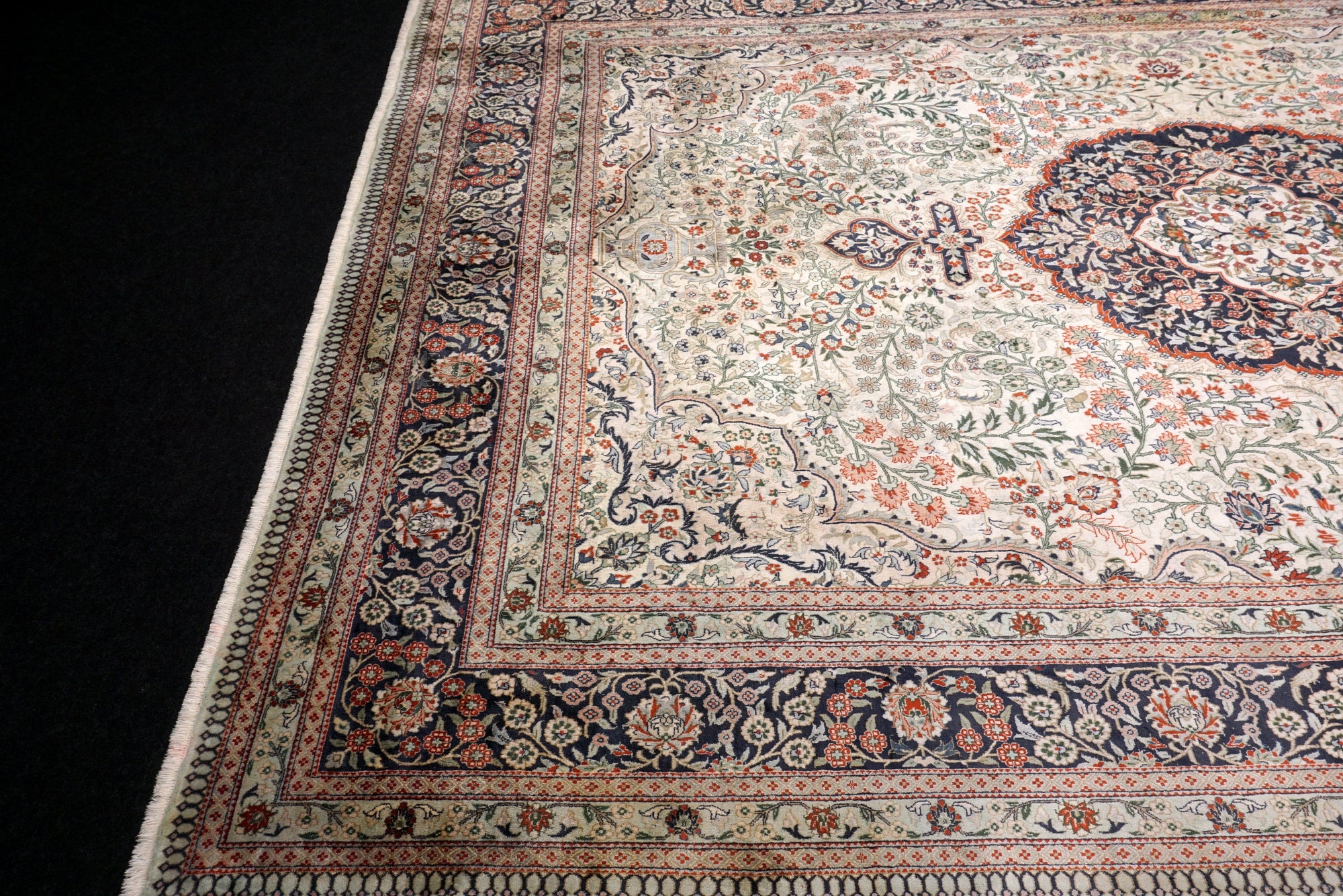 China Seidenteppich 387 x 284 cm Orient Teppich