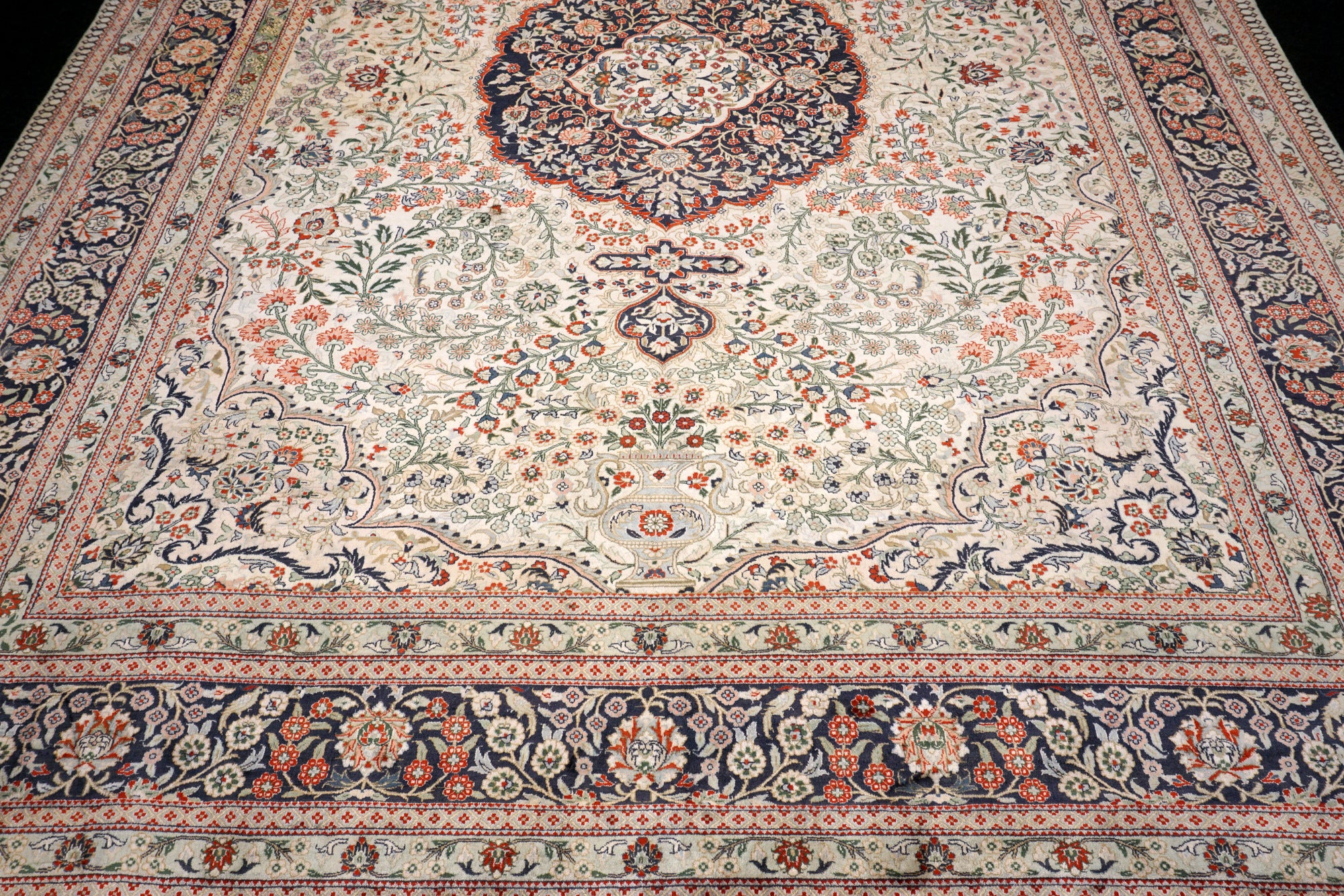 China Seidenteppich 387 x 284 cm Orient Teppich