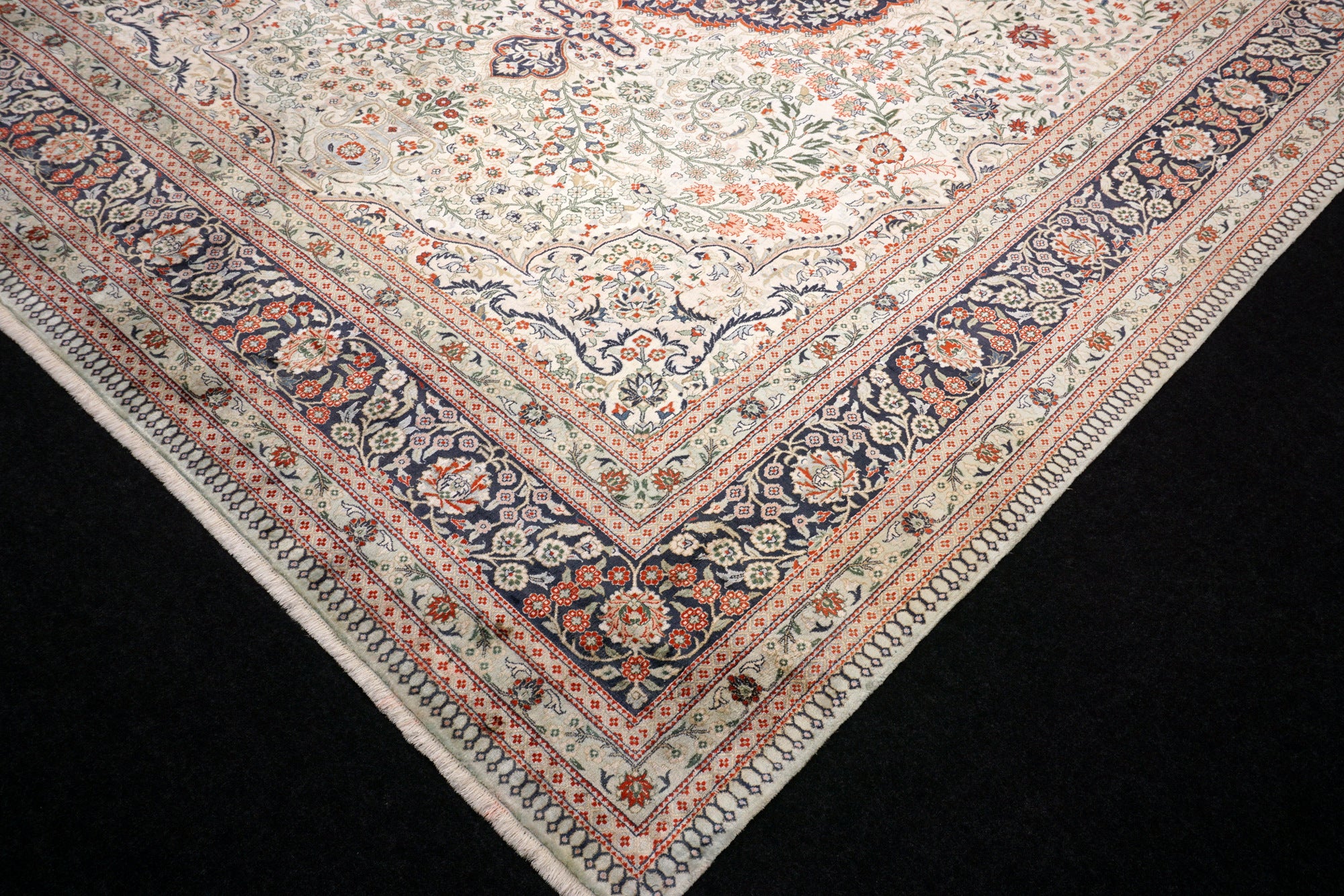 China Seidenteppich 387 x 284 cm Orient Teppich