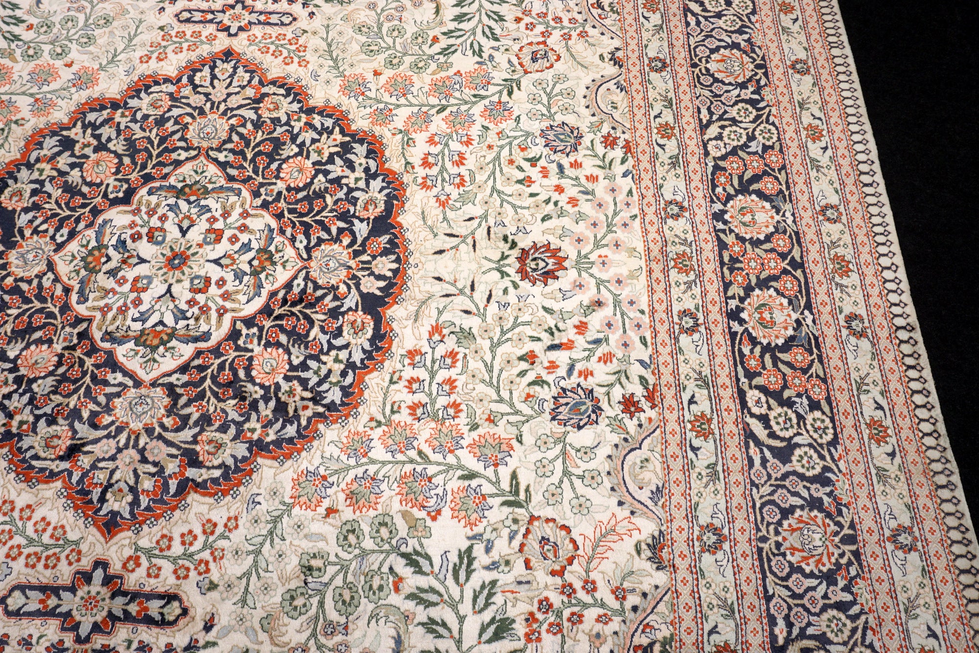 China Seidenteppich 387 x 284 cm Orient Teppich