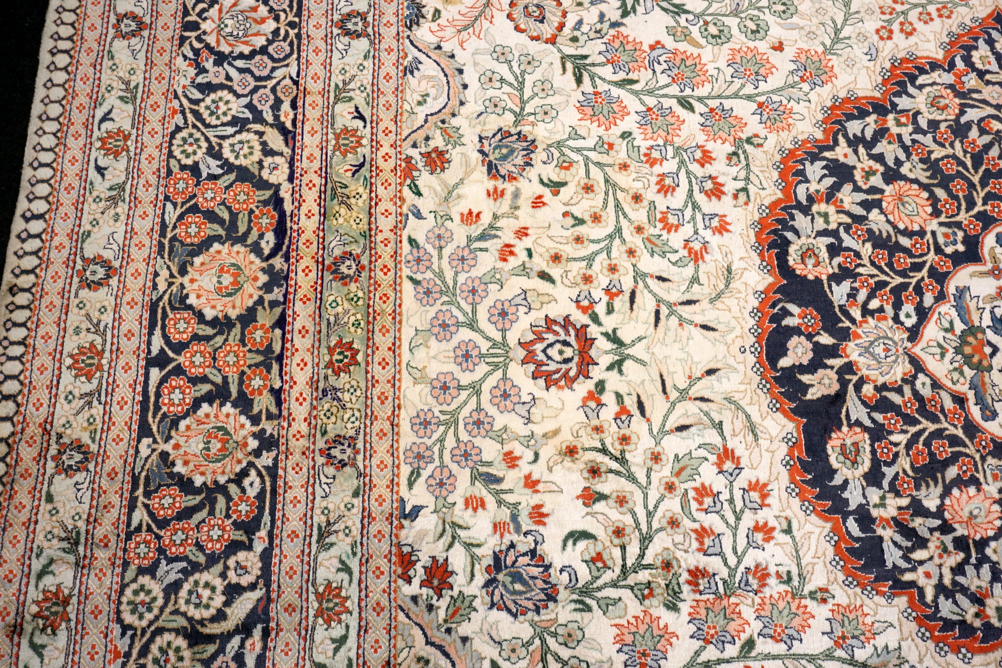 China Seidenteppich 387 x 284 cm Orient Teppich