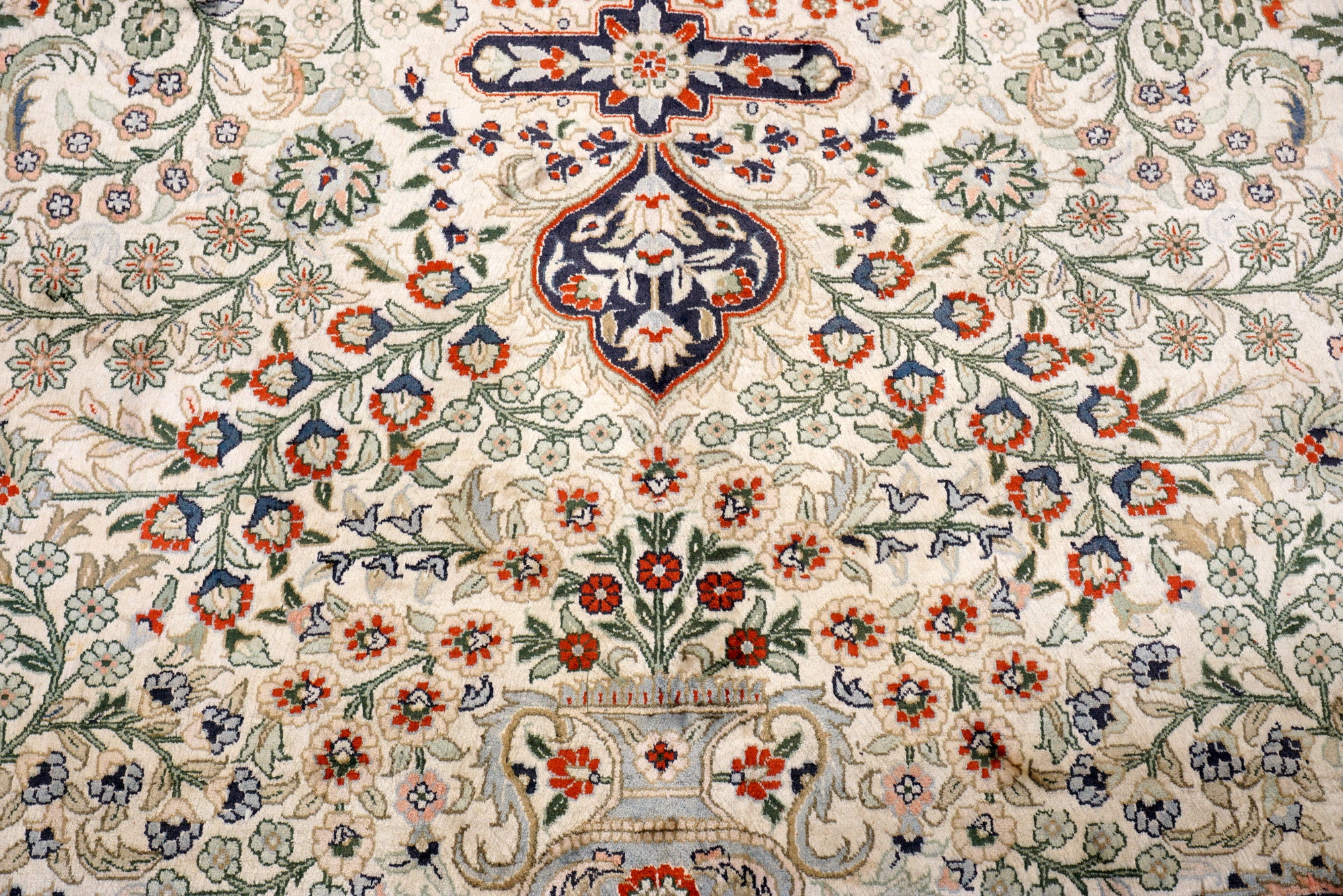 China Seidenteppich 387 x 284 cm Orient Teppich