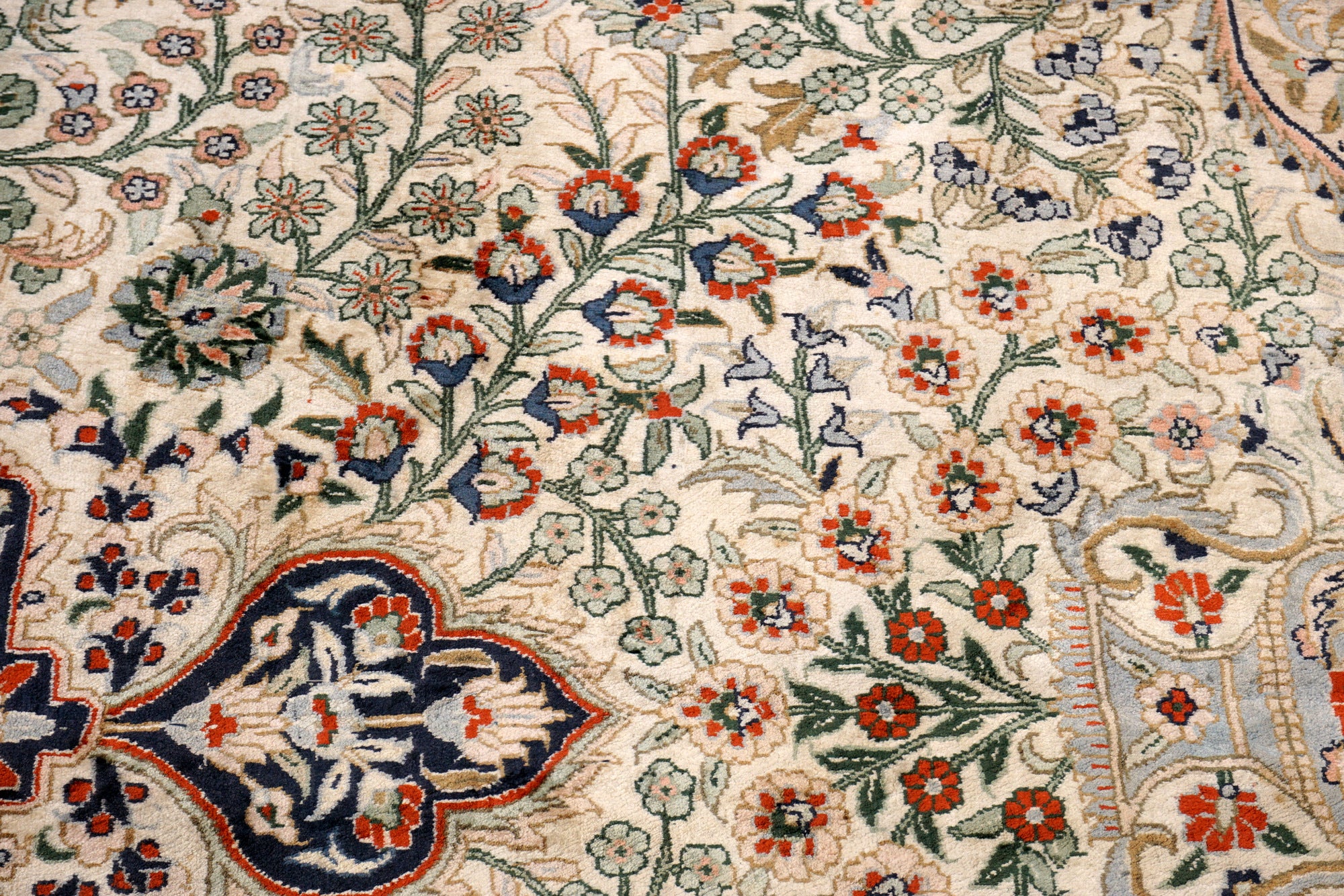 China Seidenteppich 387 x 284 cm Orient Teppich