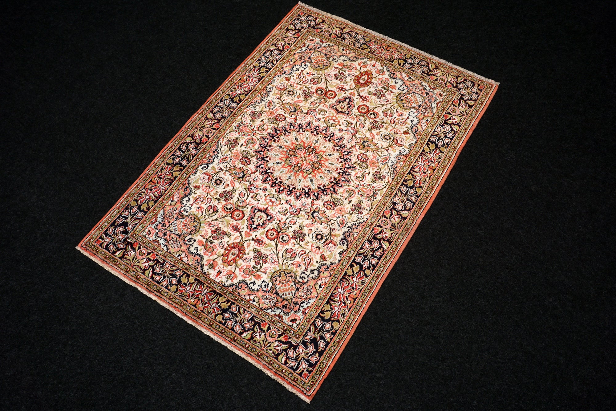 Ghom Seidenteppich 156 x 107 cm Perserteppich Handgeknüpft