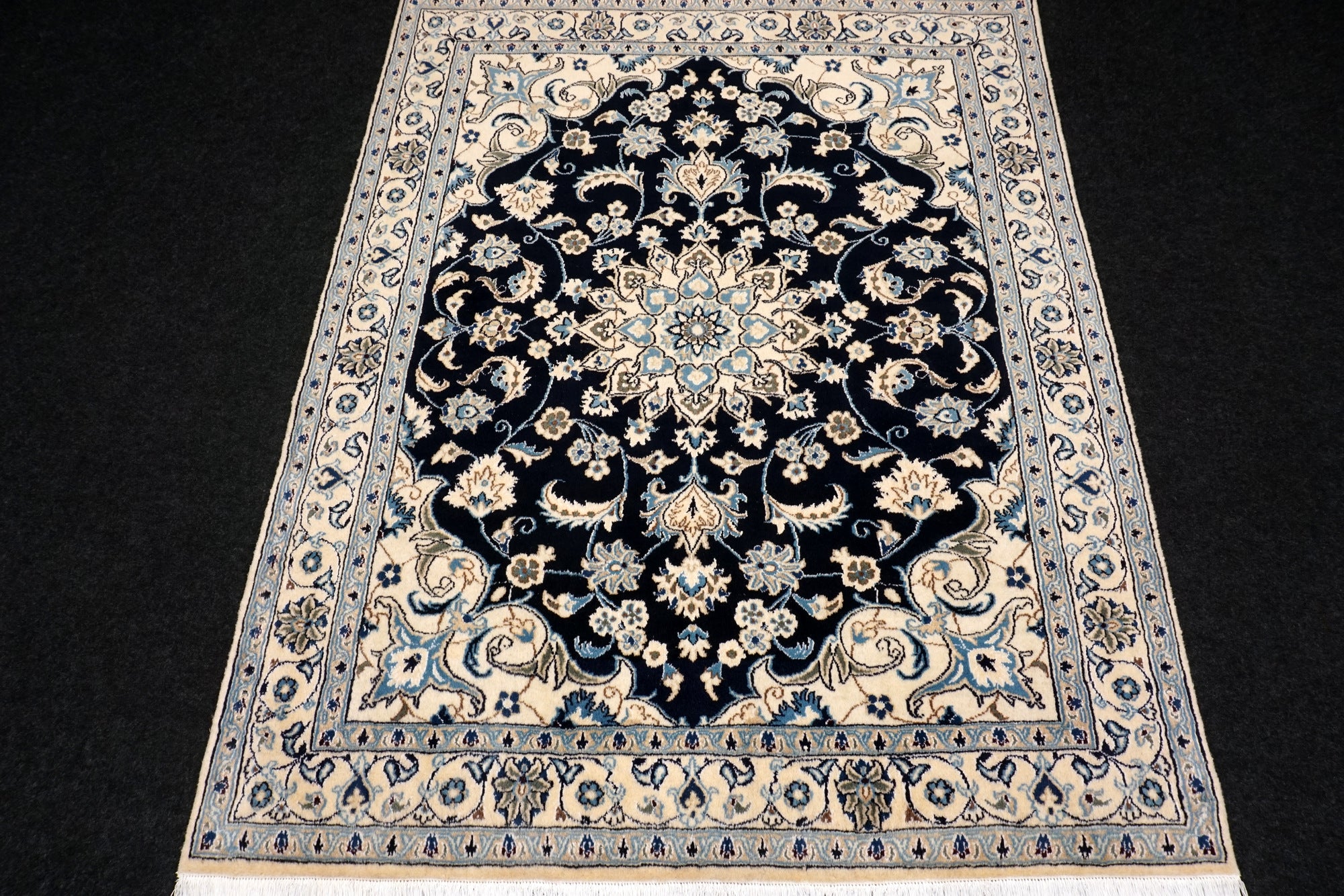 Nain 194 x 152 cm Dunkelblau Seide Handgeknüpft