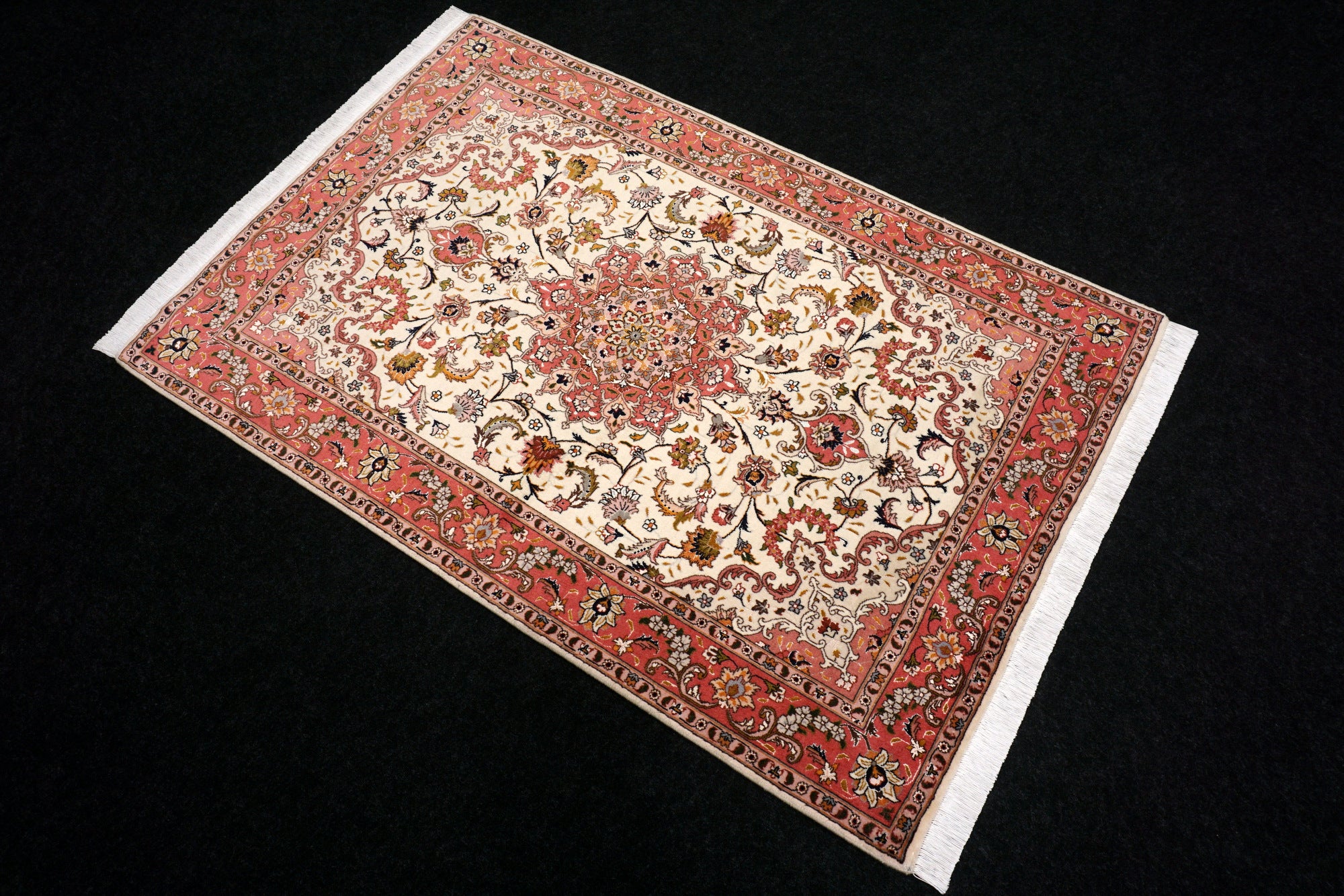 Täbriz Teppich 150 x 102 cm Seide Beige Perserteppich Handgeknüpft