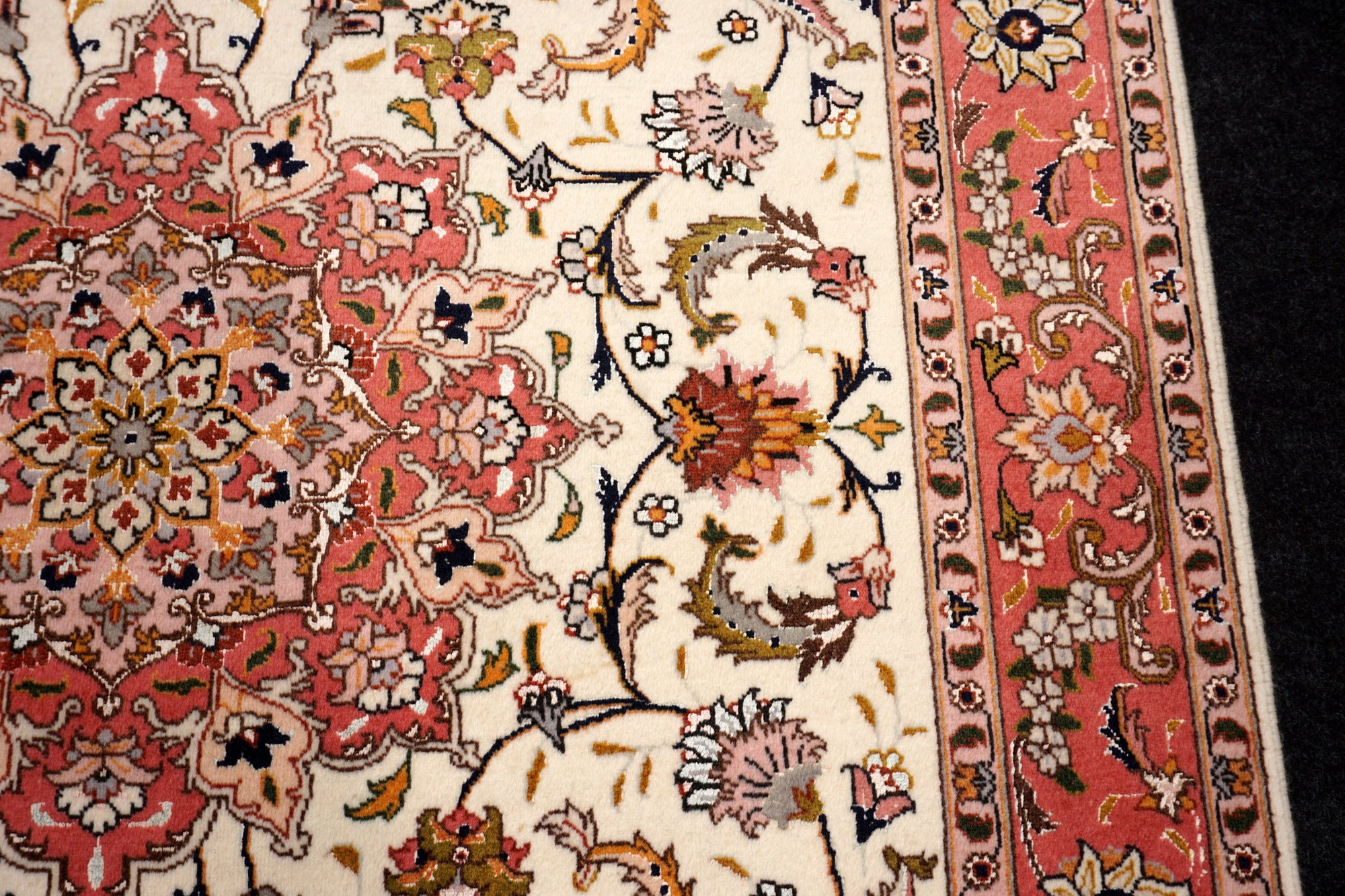 Täbriz Teppich 150 x 102 cm Seide Beige Perserteppich Handgeknüpft
