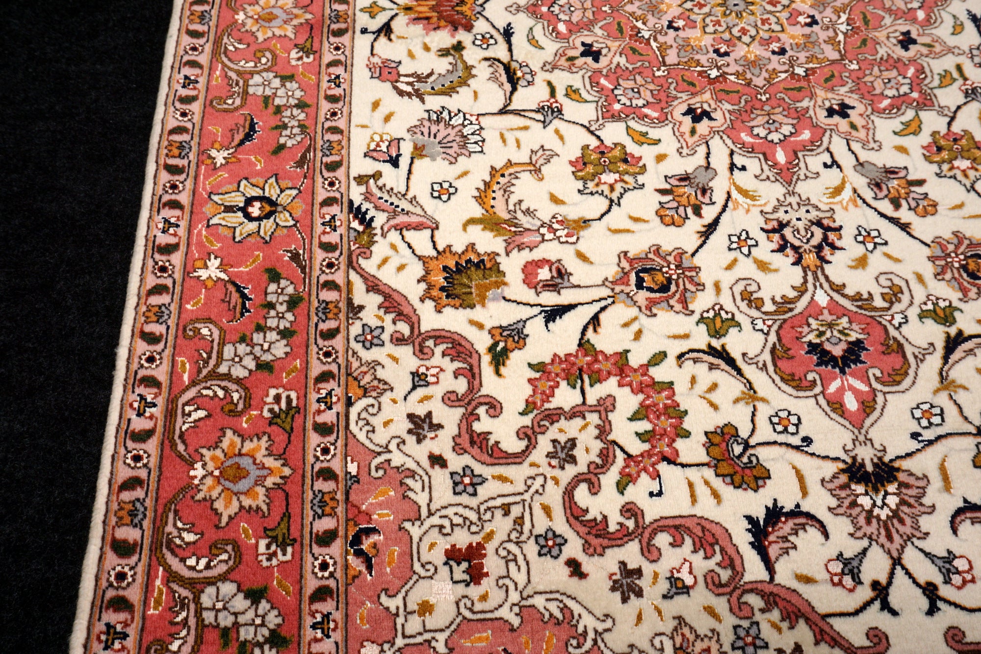 Täbriz Teppich 150 x 102 cm Seide Beige Perserteppich Handgeknüpft