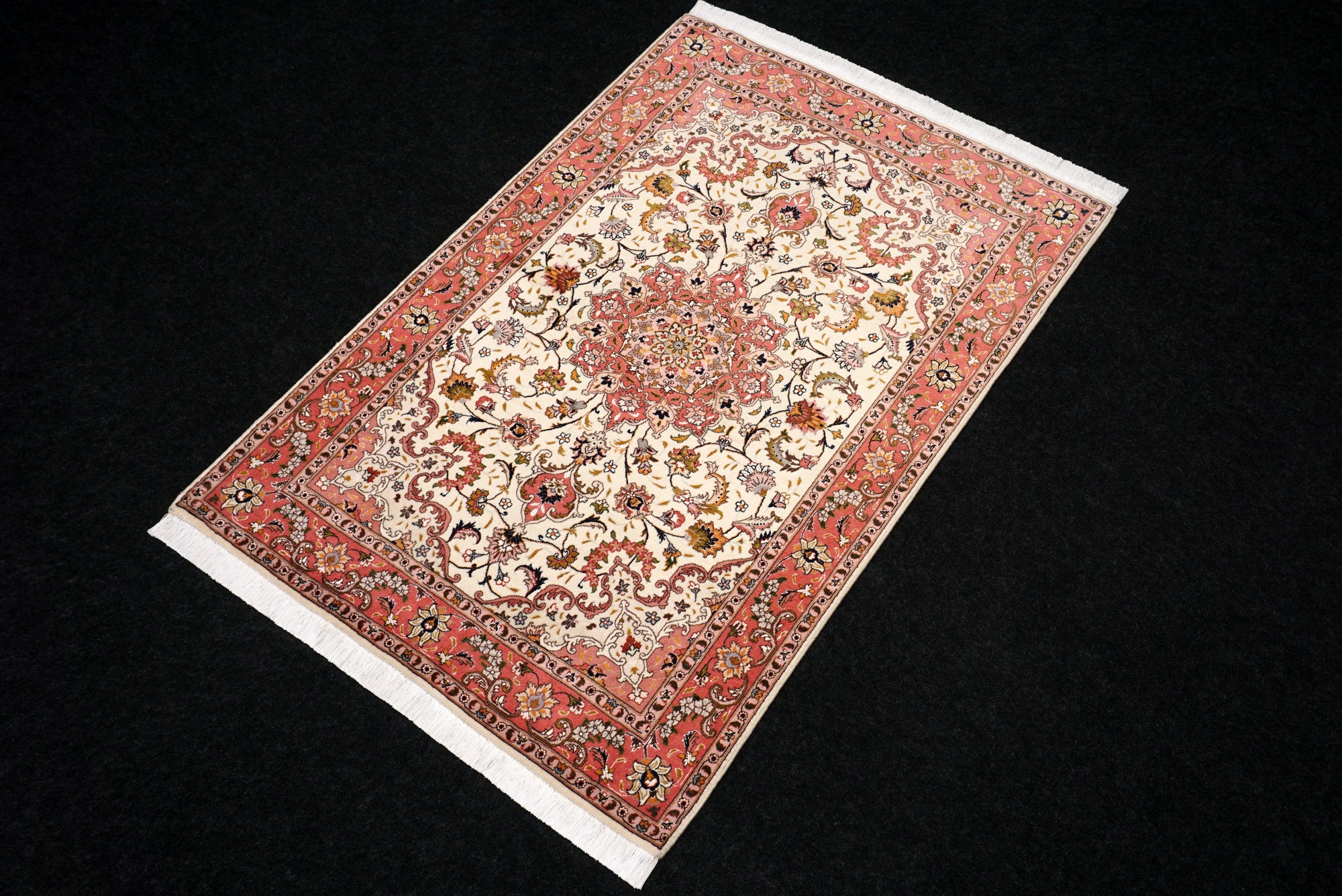 Täbriz Teppich 150 x 102 cm Seide Beige Perserteppich Handgeknüpft