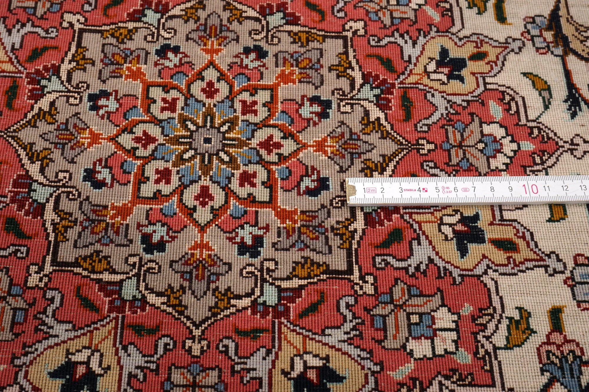 Täbriz Teppich 150 x 102 cm Seide Beige Perserteppich Handgeknüpft