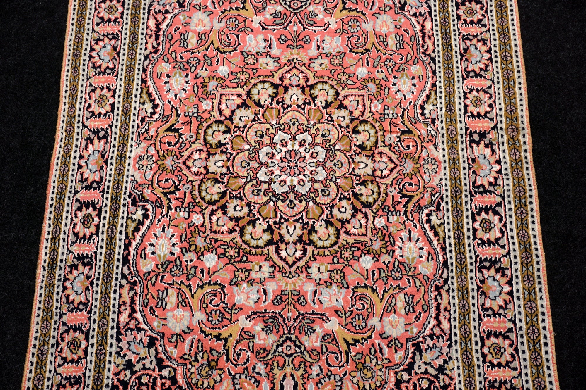 Kaschmir Orientteppich im Ghom-Stil