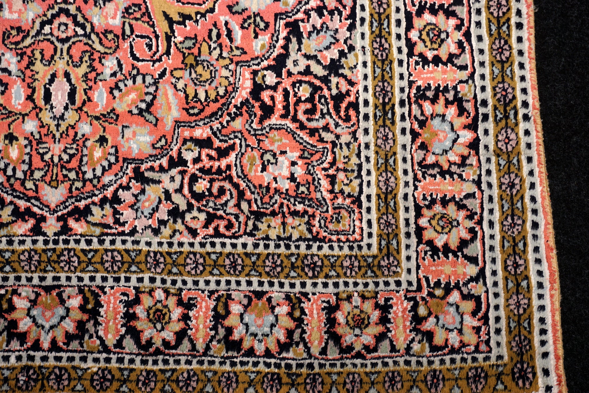Kaschmir Orientteppich im Ghom-Stil