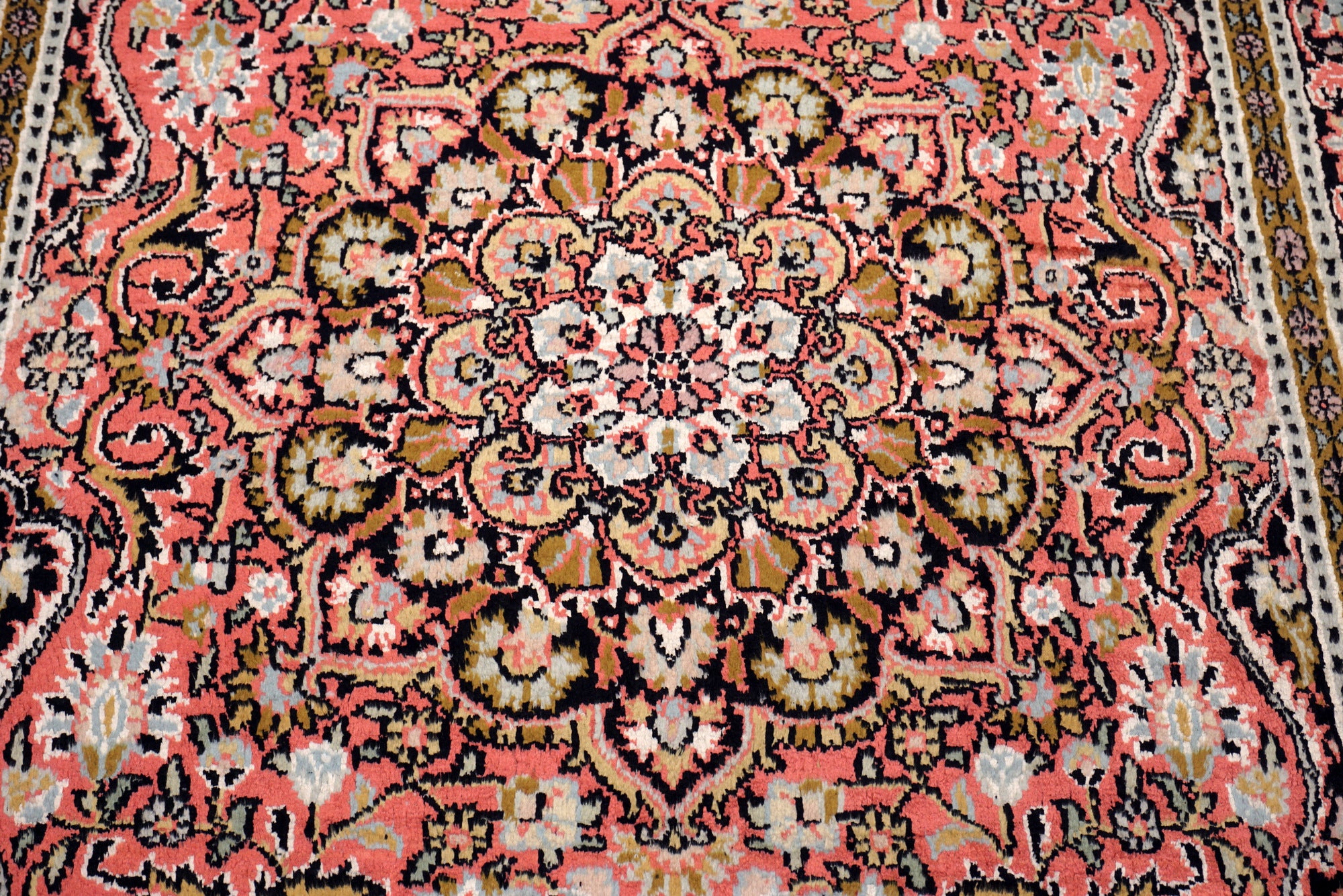 Kaschmir Orientteppich im Ghom-Stil